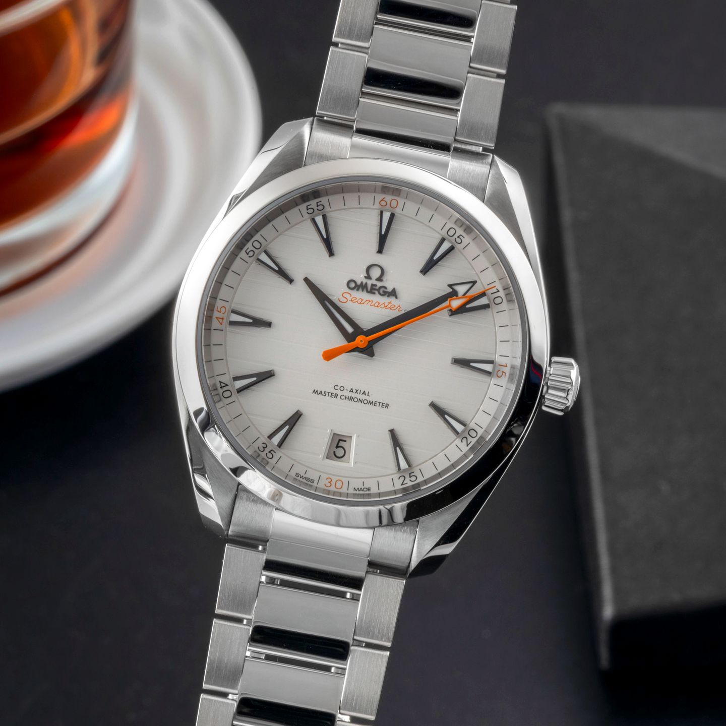 Omega Seamaster Aqua Terra 220.10.41.21.02.001 (Unknown (random serial)) - Silver dial 41 mm Steel case (3/8)