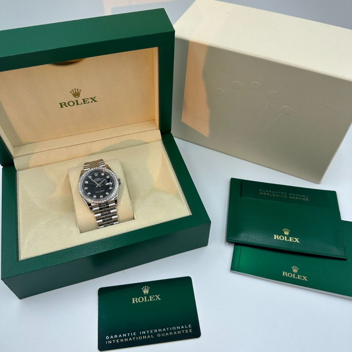 Rolex Datejust 36 126284RBR (2024) - Zwart wijzerplaat 36mm Staal (2/8)