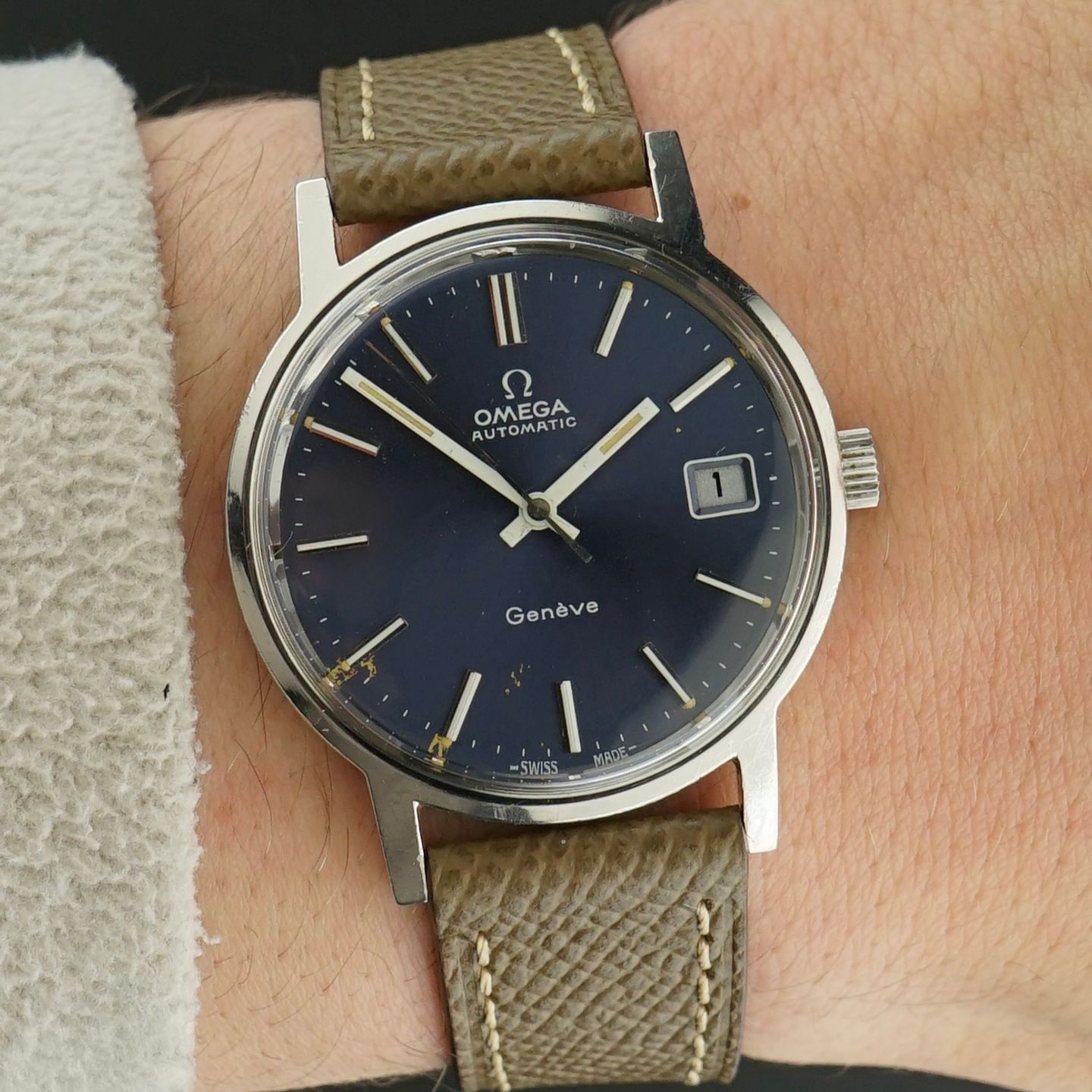 Omega Genève 166.0163 (1973) - Blue dial 35 mm Steel case (2/8)