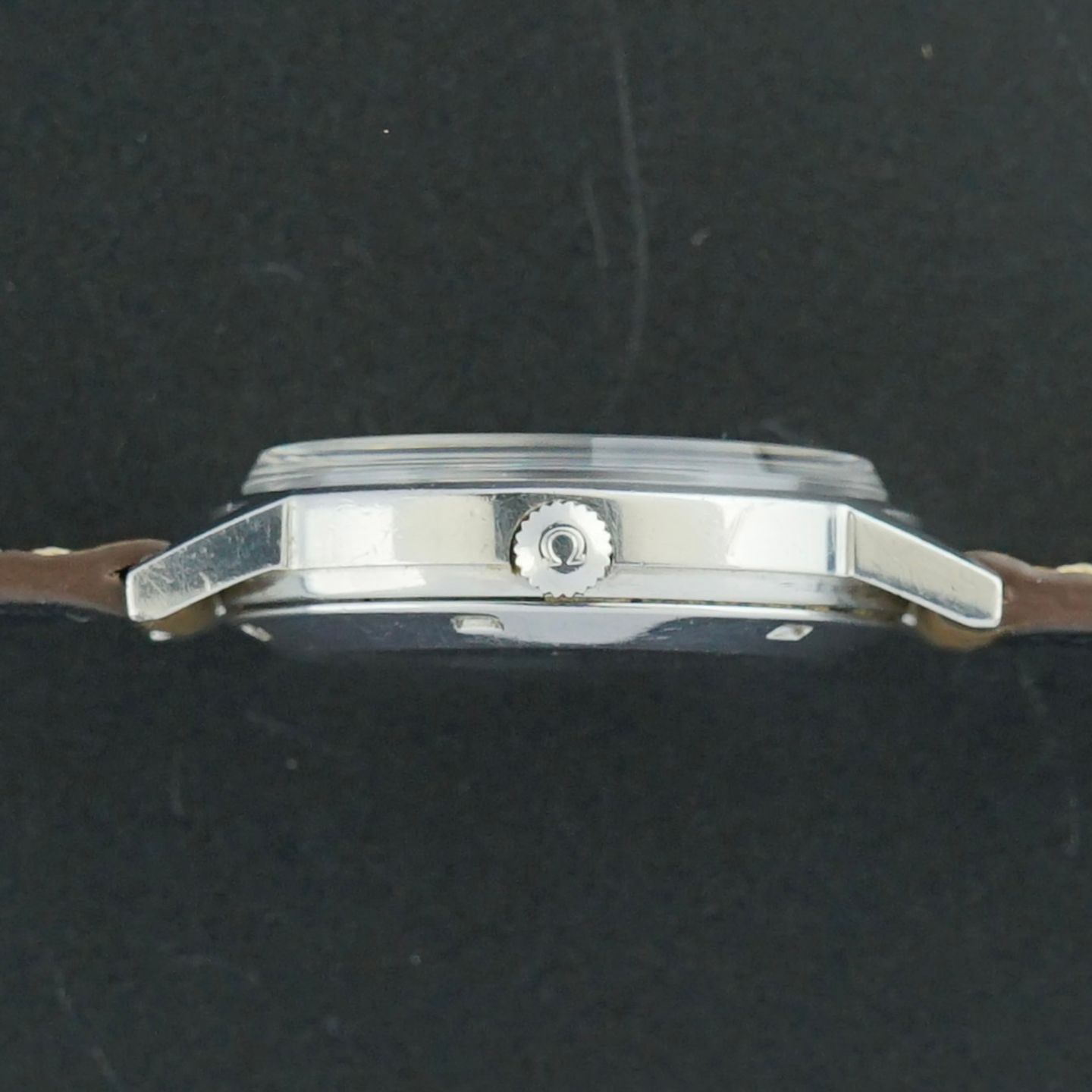 Omega Genève 166.0163 (1973) - Blue dial 35 mm Steel case (4/8)