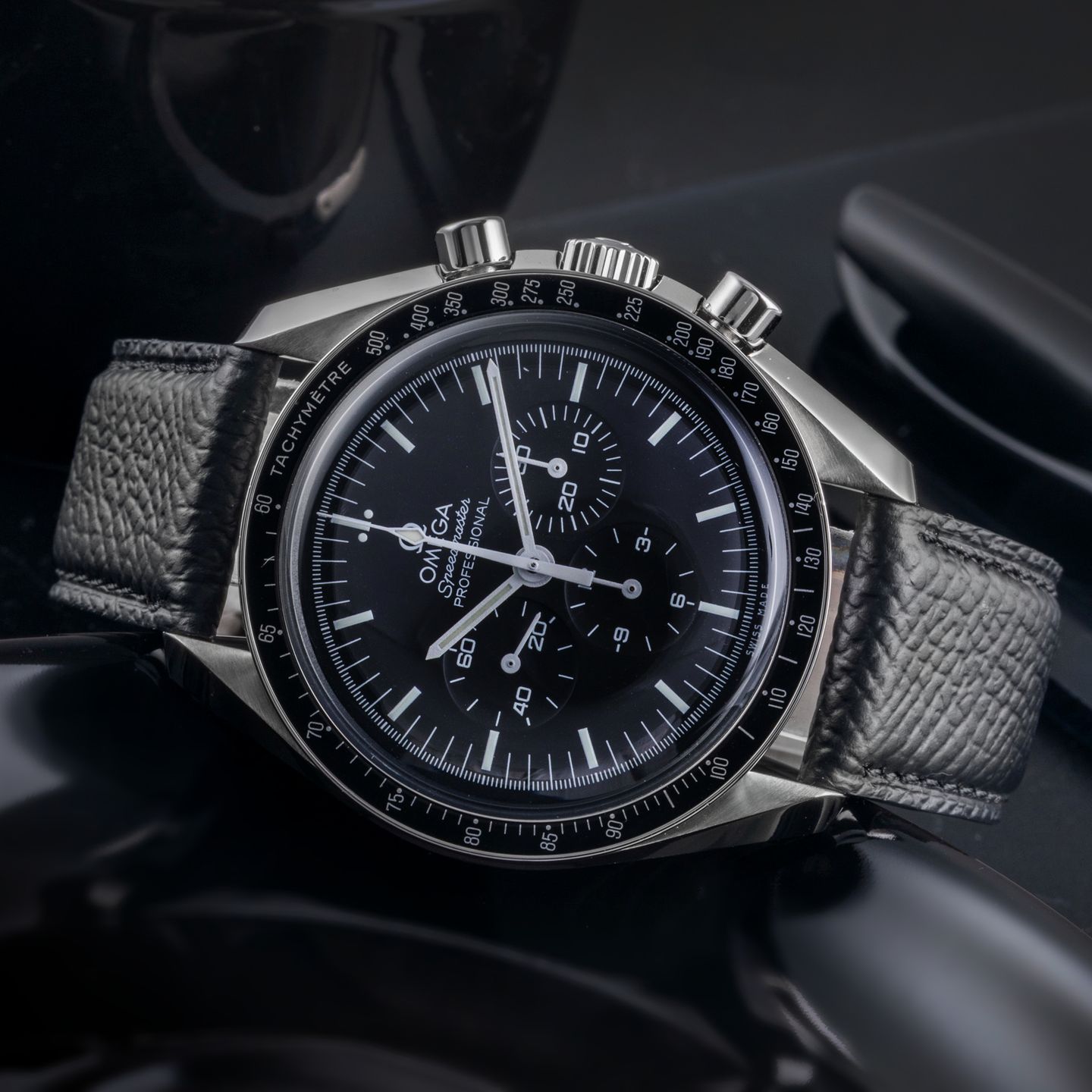 Omega Speedmaster Professional Moonwatch 311.33.42.30.01.001 - (2/8)