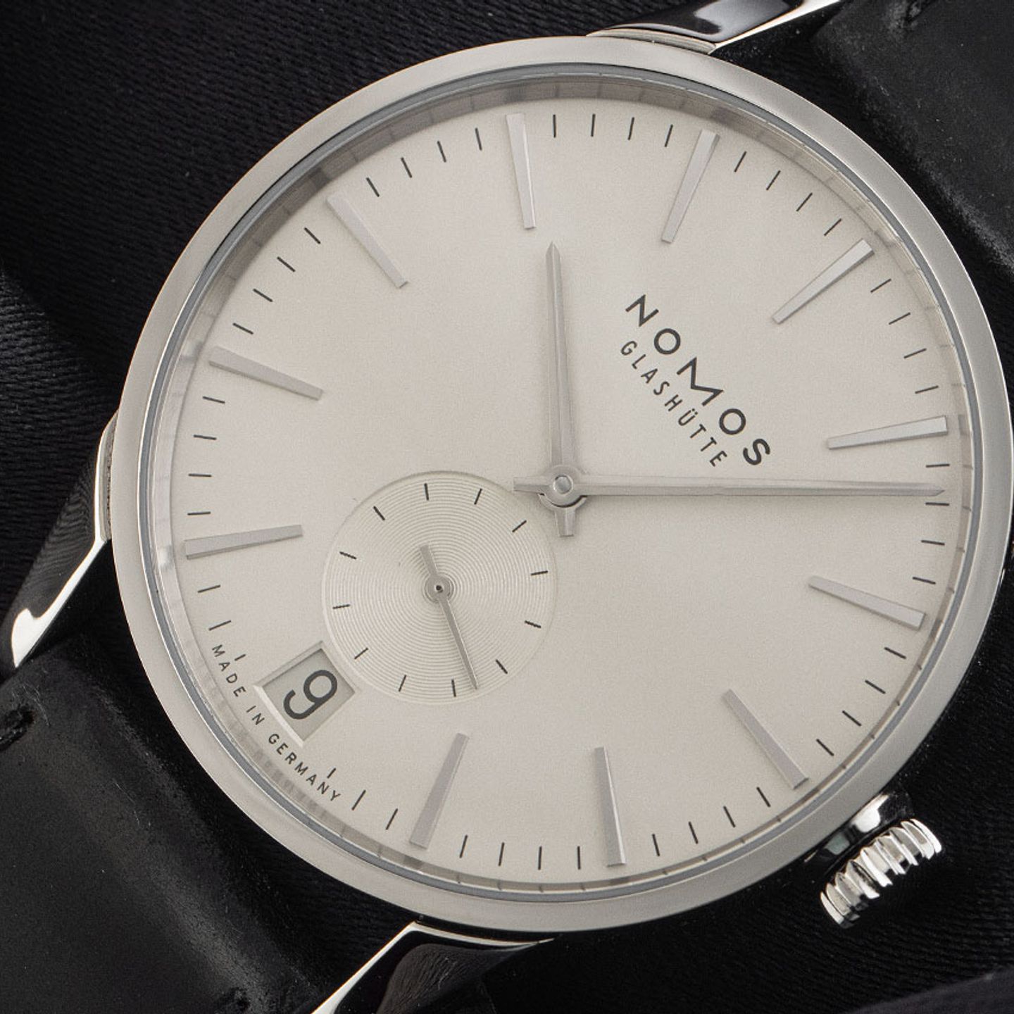 NOMOS Zürich Datum 802 - (3/7)