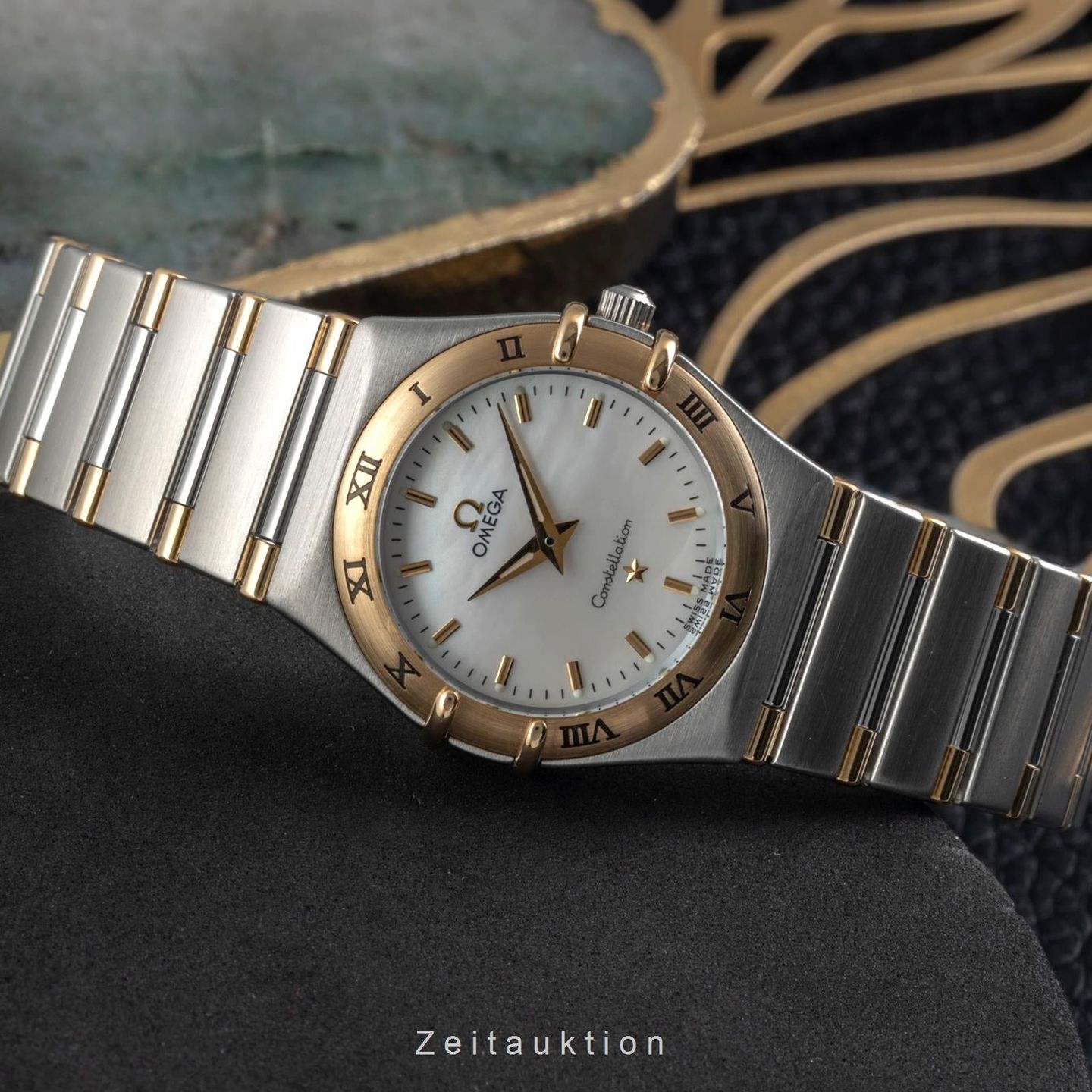 Omega Constellation Quartz 1272.30.00 (1999) - 25mm Goud/Staal (2/8)
