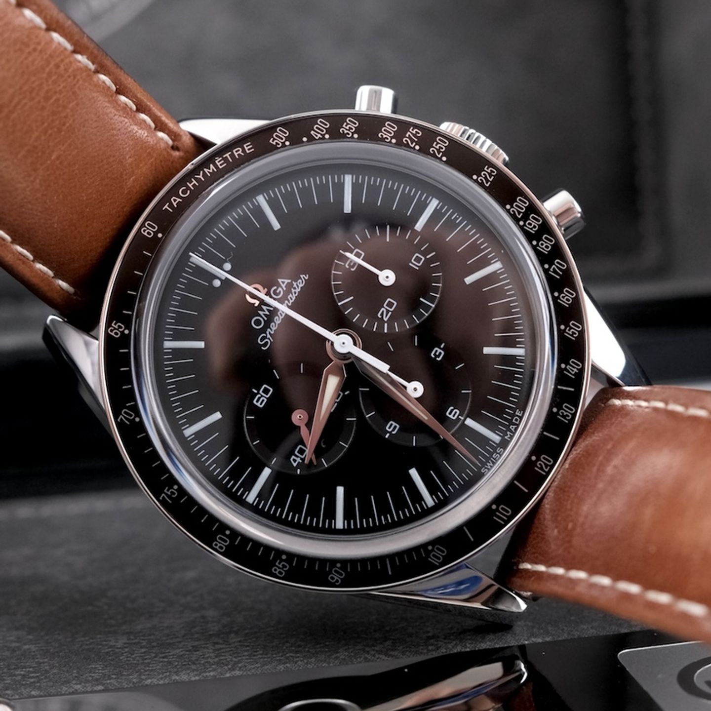 Omega Speedmaster Professional Moonwatch 311.32.40.30.01.001 (2020) - Black dial 40 mm Steel case (4/8)