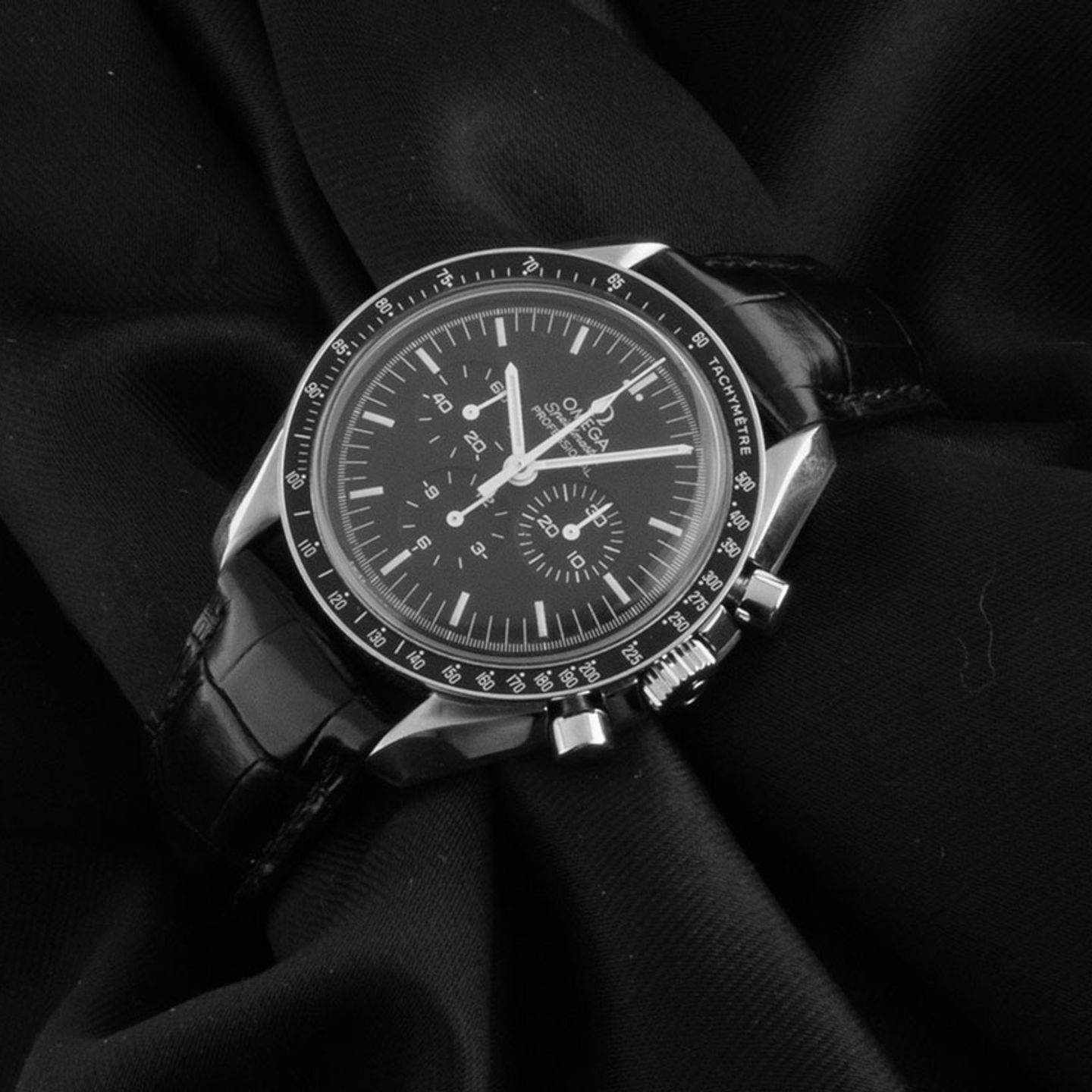 Omega Speedmaster Professional Moonwatch 311.33.42.30.01.001 (2021) - Black dial 42 mm Steel case (3/8)