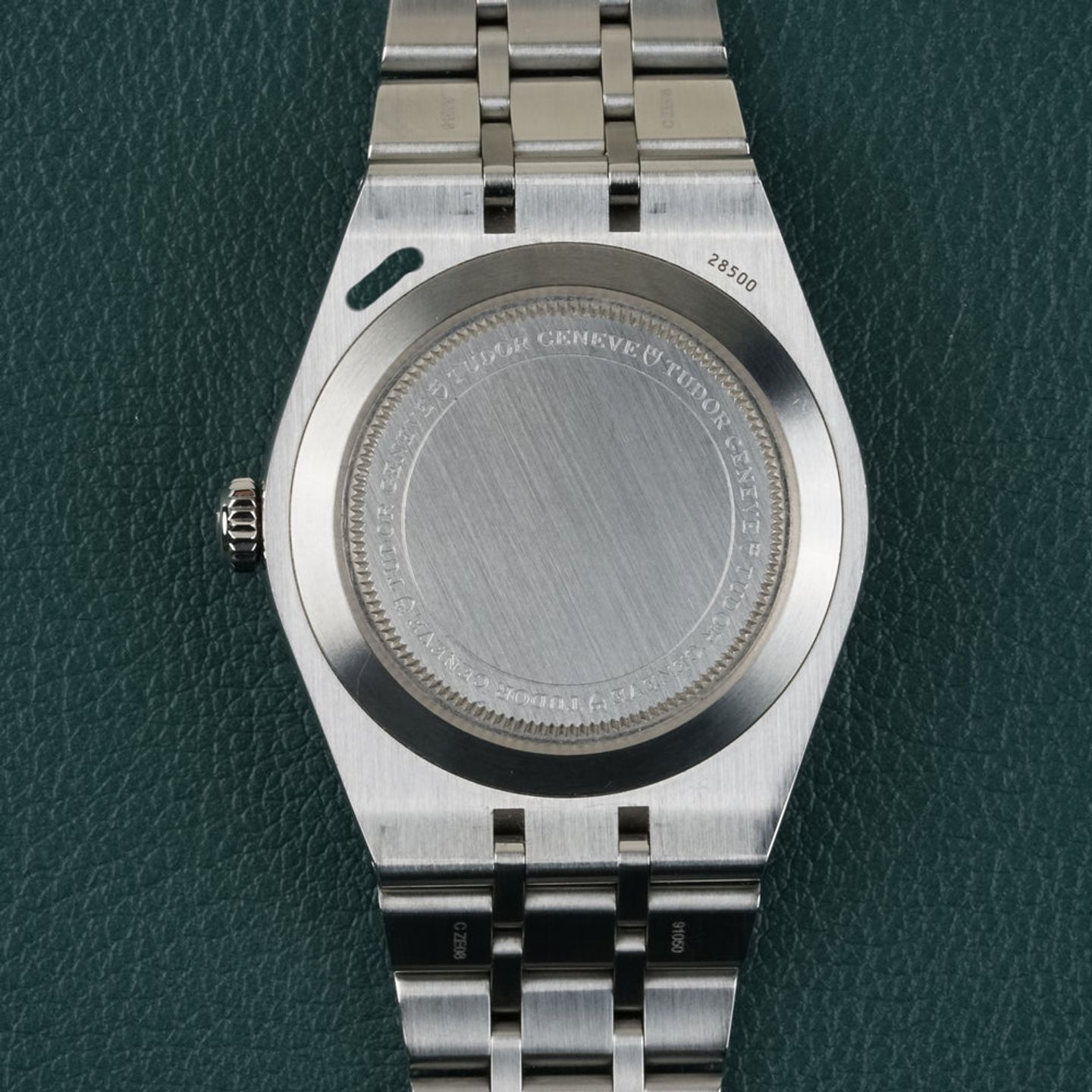 Tudor Royal 28500 (2022) - Blue dial 38 mm Steel case (7/8)