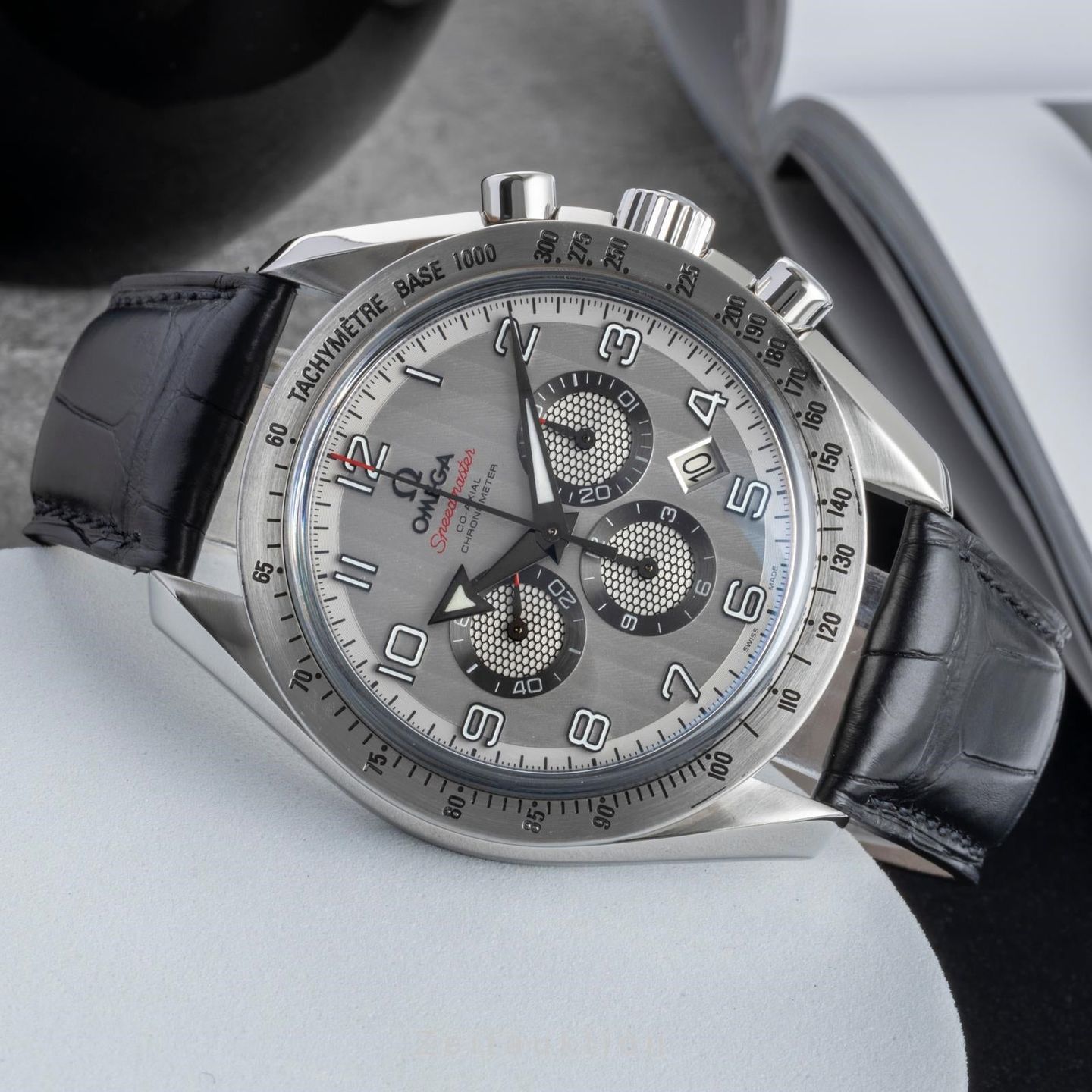 Omega Speedmaster Broad Arrow 321.10.44.50.02.001 - (2/8)
