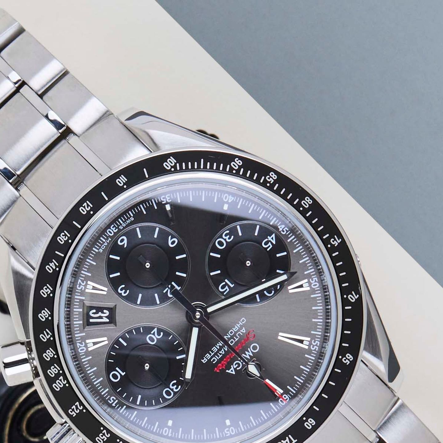 Omega Speedmaster Date 323.30.40.40.06.001 (2021) - Grijs wijzerplaat 40mm Staal (4/8)