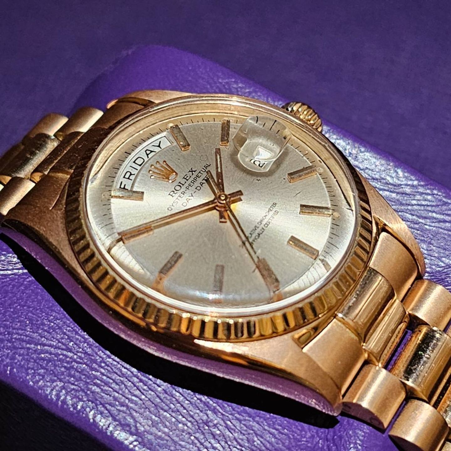 Rolex Day-Date 1803 (1972) - Silver dial 36 mm Rose Gold case (2/5)