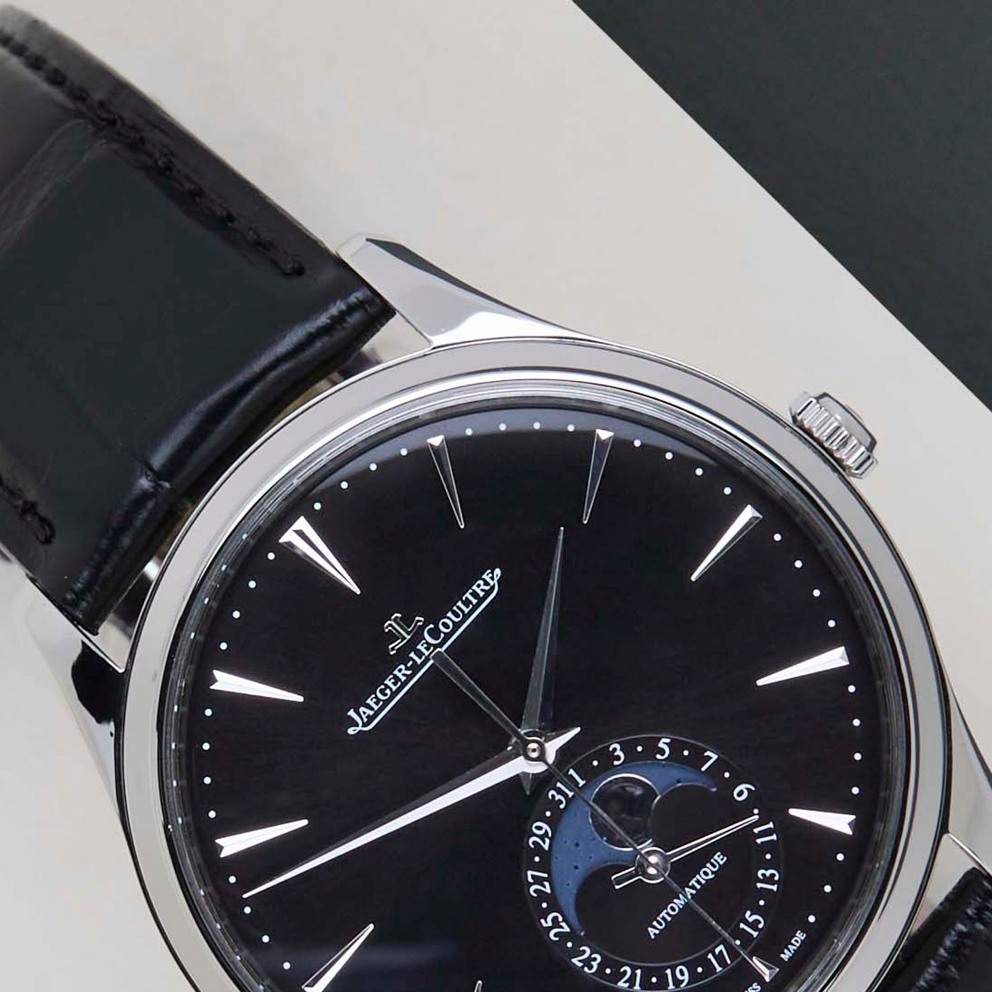 Jaeger-LeCoultre Master Ultra Thin Moon Q1368471 (2021) - Black dial 39 mm Steel case (3/8)
