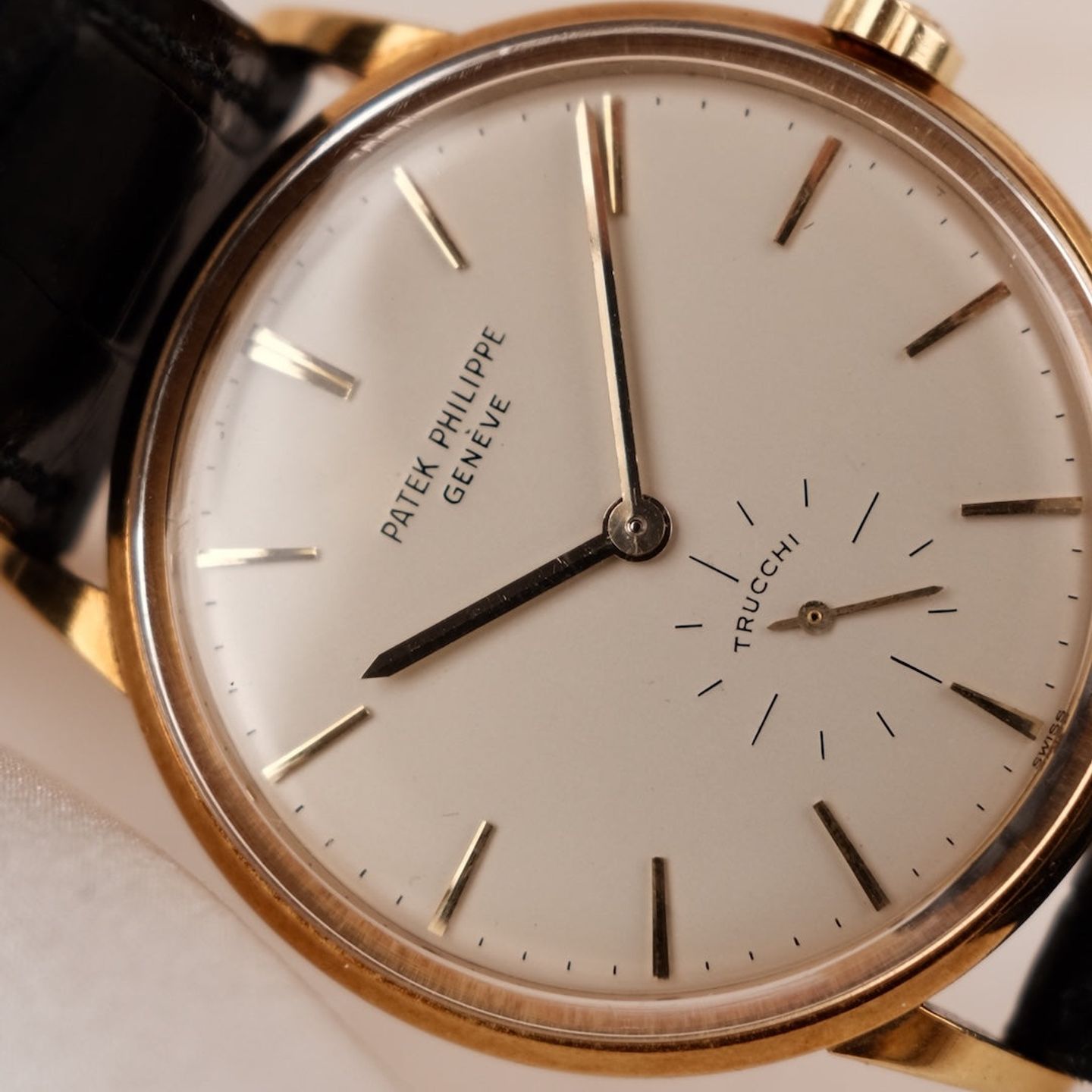 Patek Philippe Calatrava 3425 (1963) - White dial 33 mm Yellow Gold case (1/8)