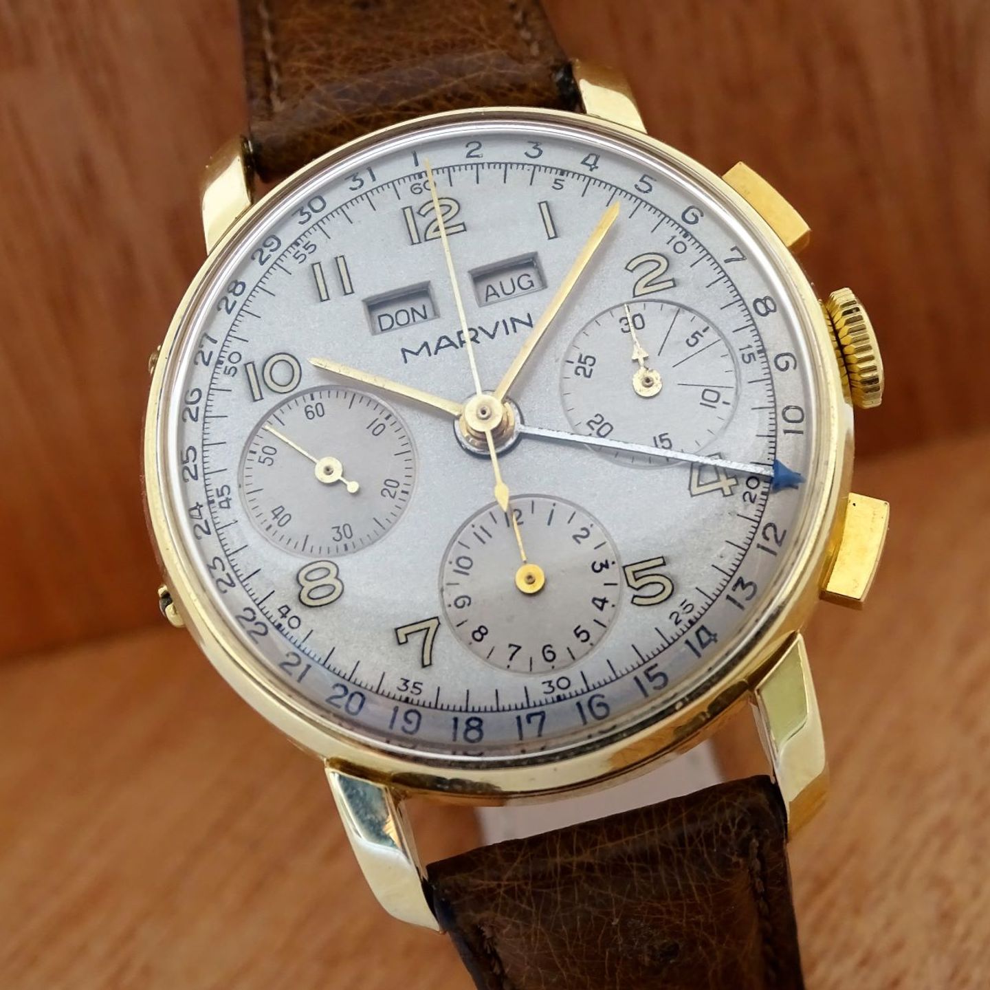 Marvin Vintage Unknown (1950) - White dial 35 mm Yellow Gold case (1/8)