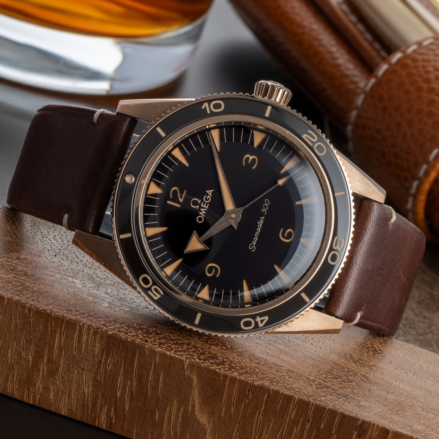 Omega Seamaster 300 234.92.41.21.10.001 - (2/8)