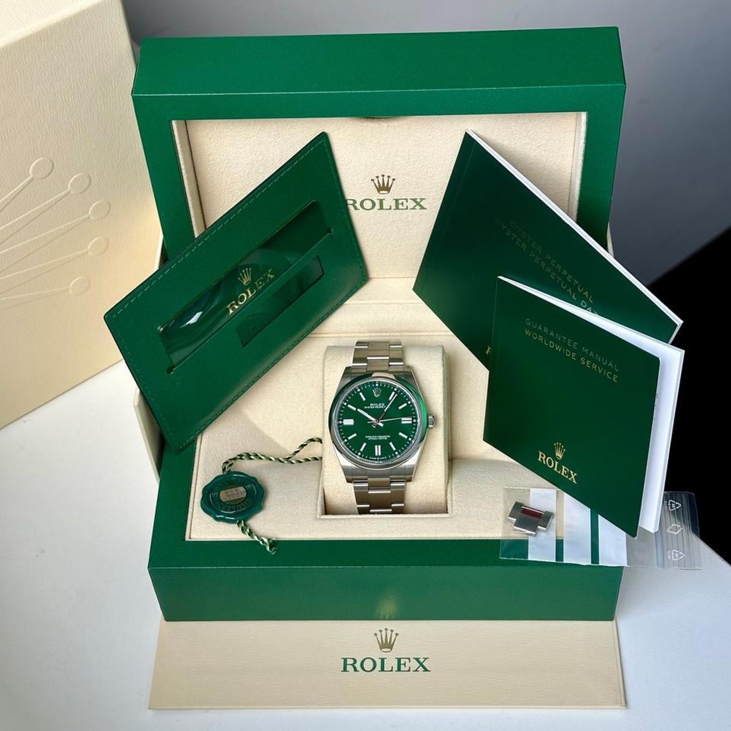 Rolex Oyster Perpetual 124300 - (6/8)