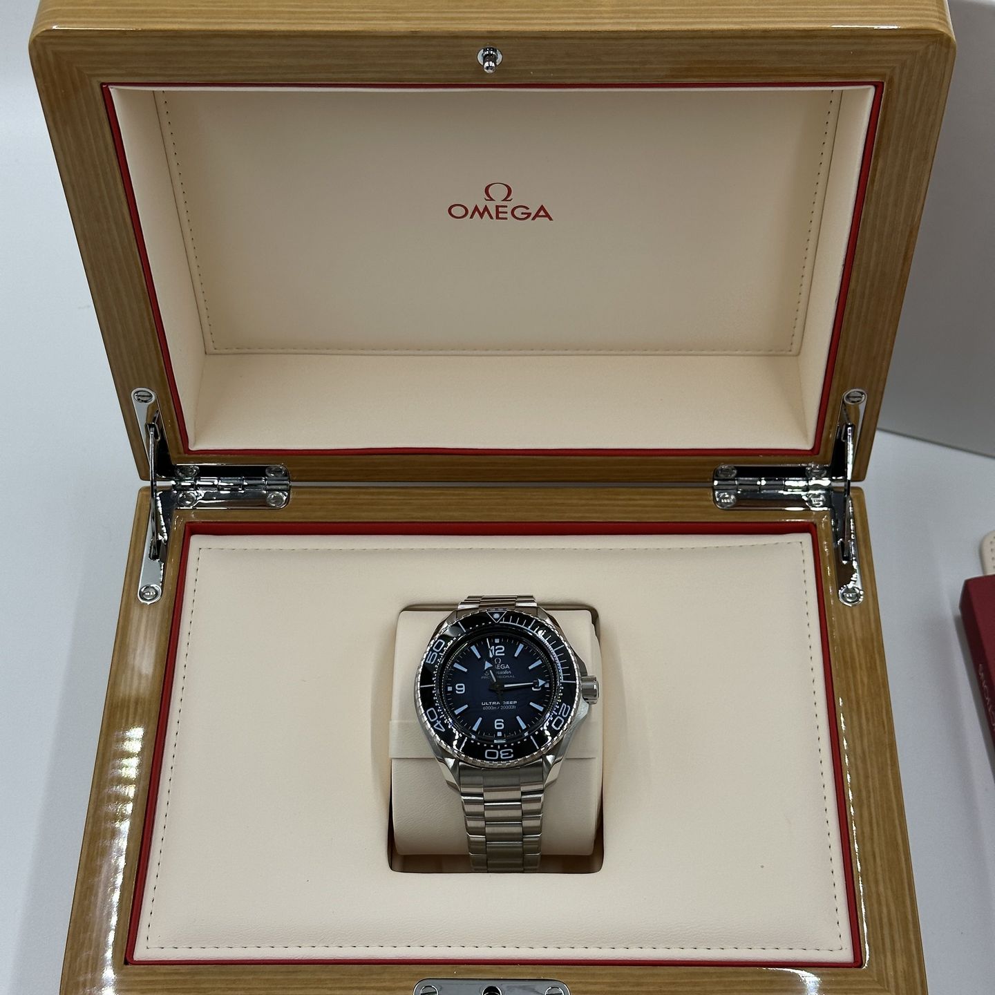 Omega Seamaster Planet Ocean 215.30.46.21.03.002 - (5/8)