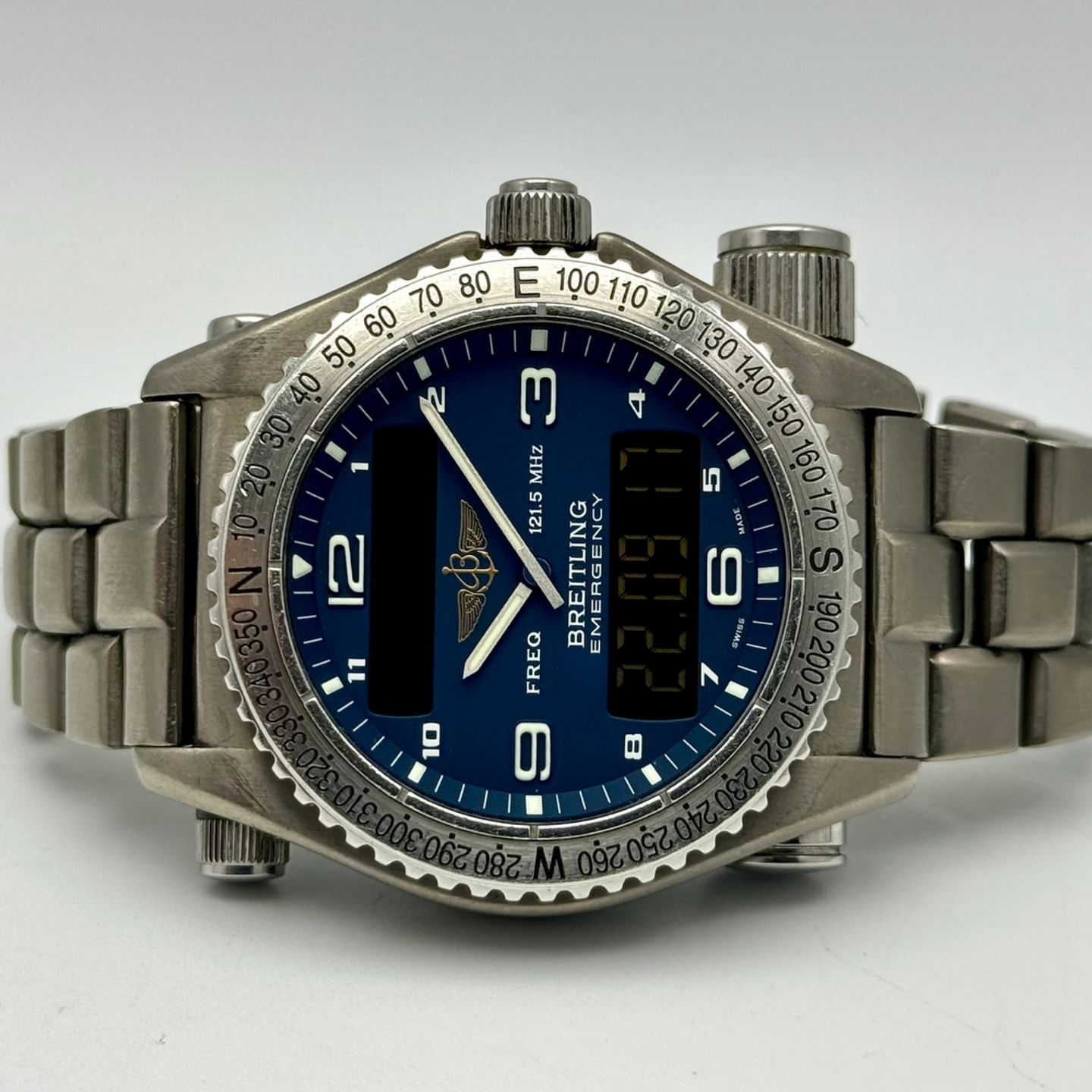 Breitling Emergency E56121.1 - (2/10)