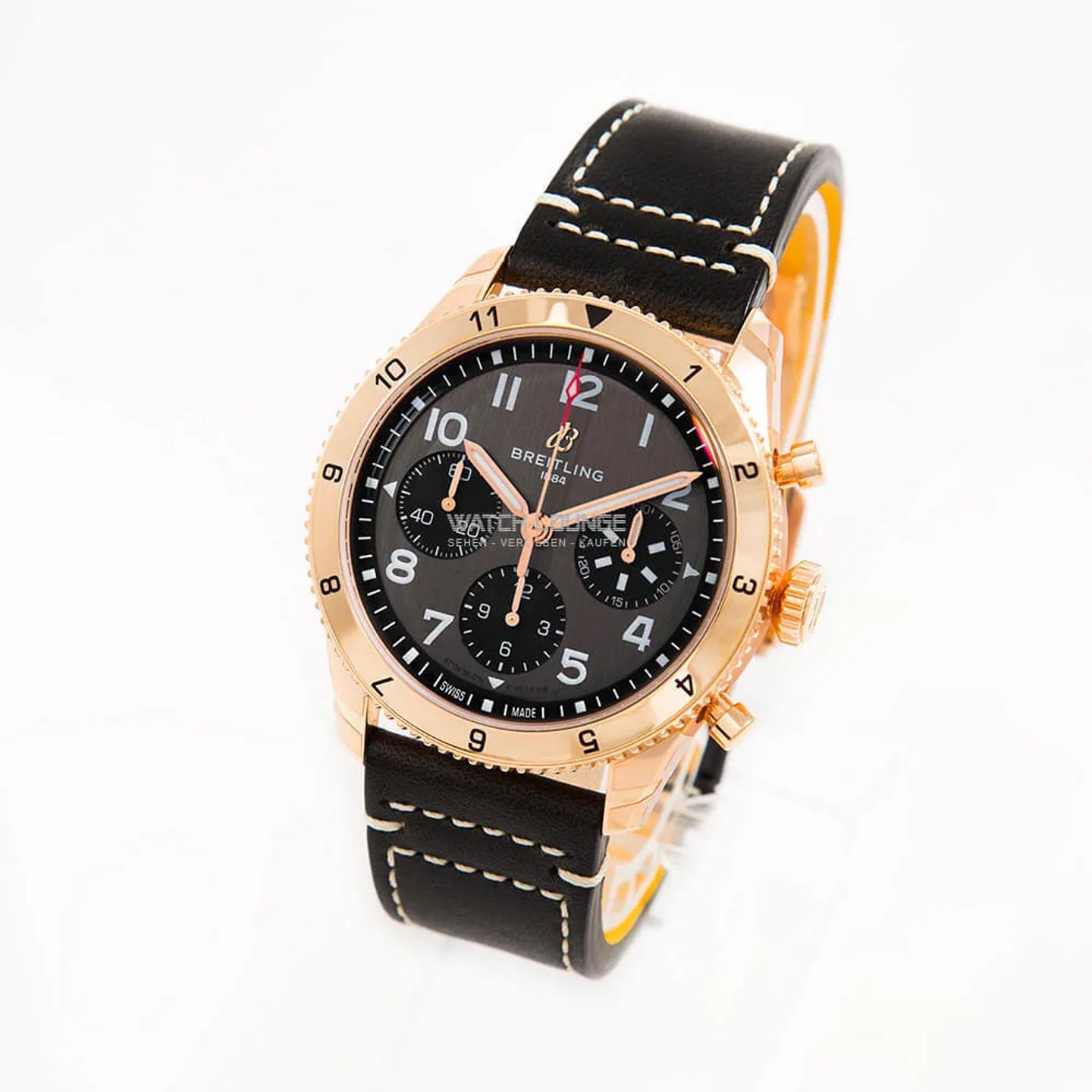 Breitling Classic AVI R233801A1B1X1 (2026) - Black dial 42 mm Red Gold case (5/8)