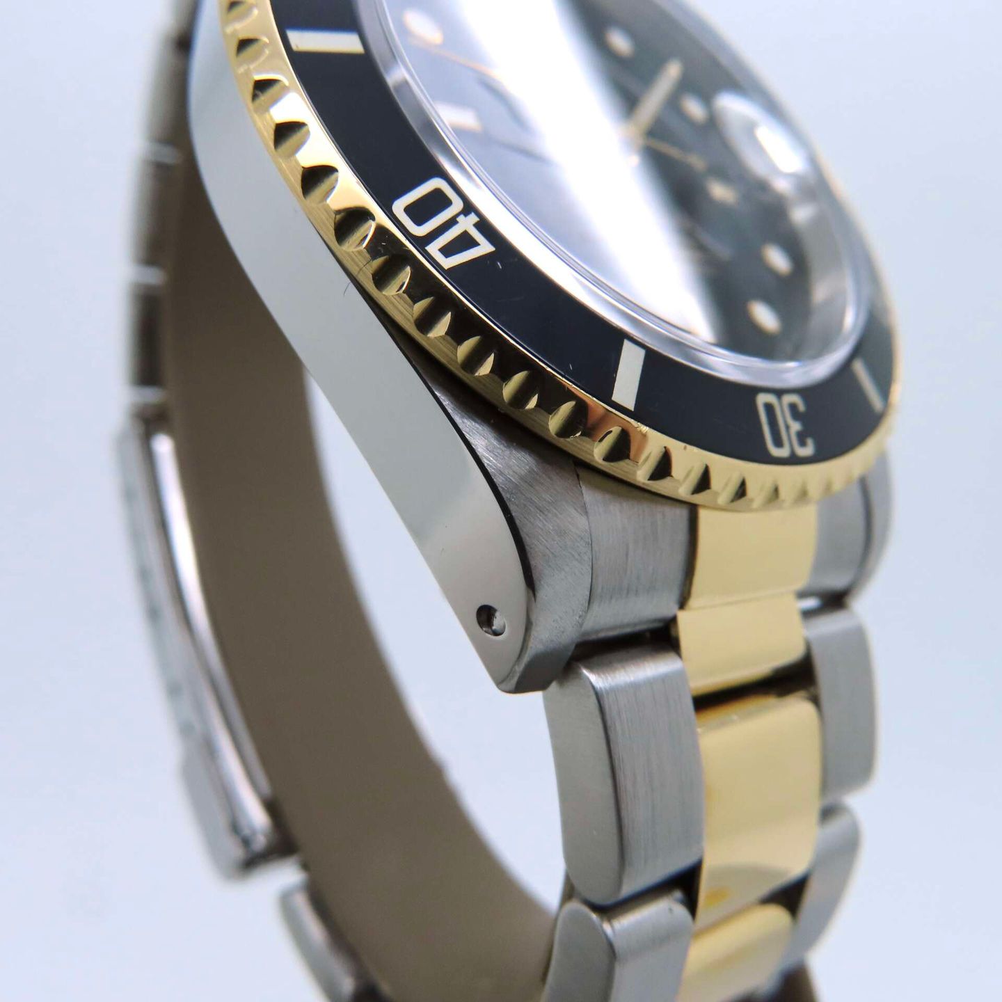 Rolex Submariner Date 16613 (1998) - Black dial 40 mm Gold/Steel case (6/8)