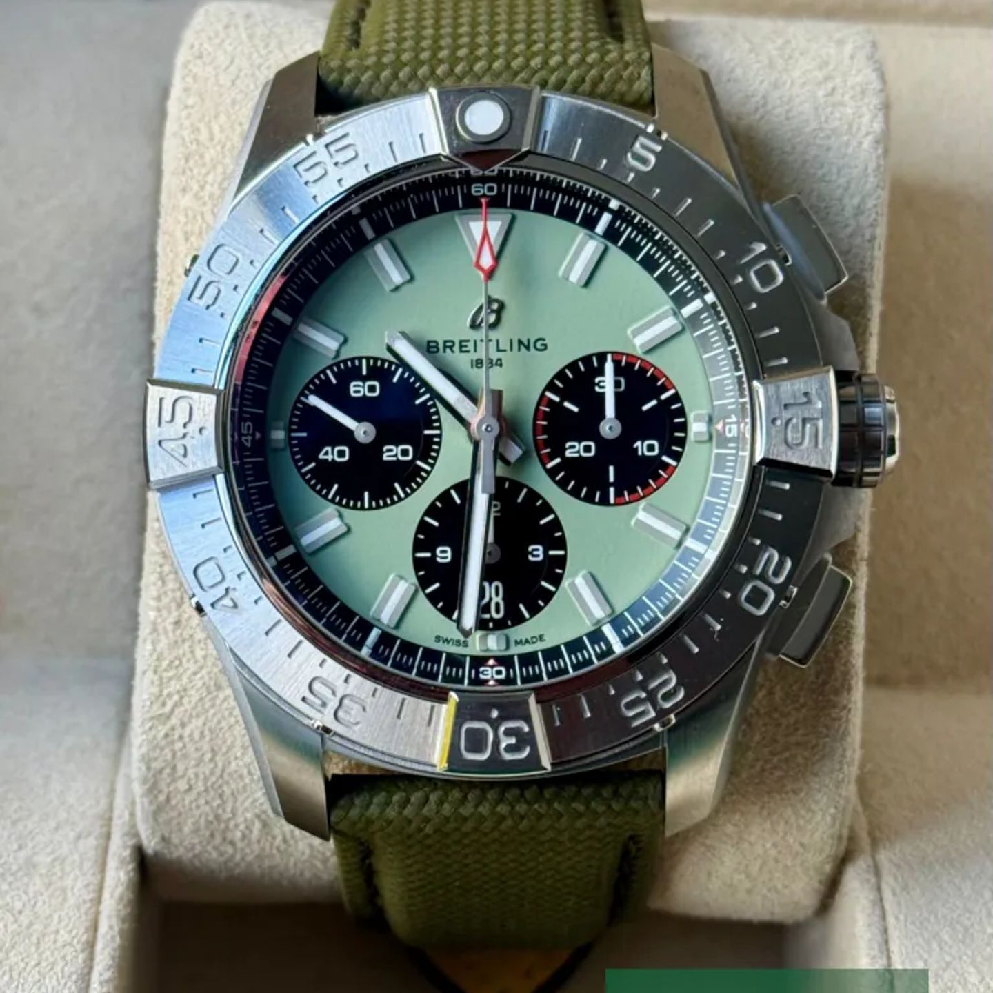 Breitling Avenger AB0147101L1X1 - (2/7)