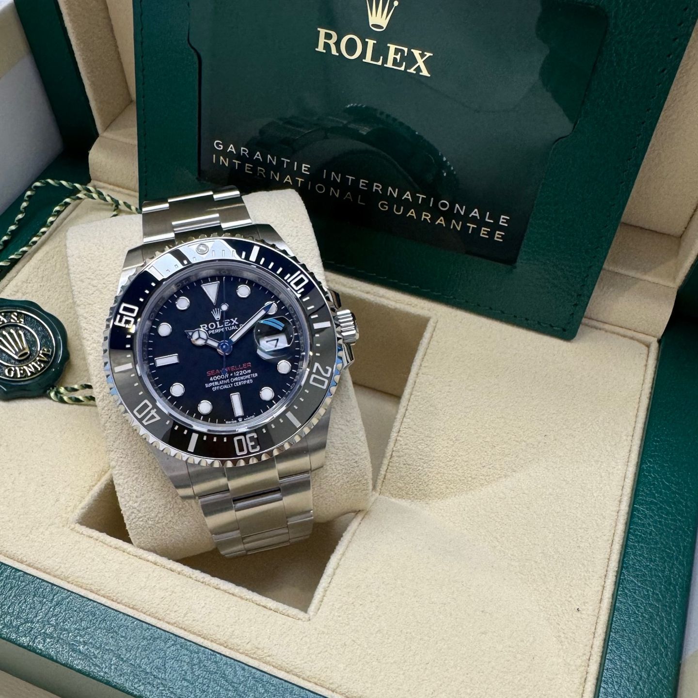 Rolex Sea-Dweller 126600 - (2/6)