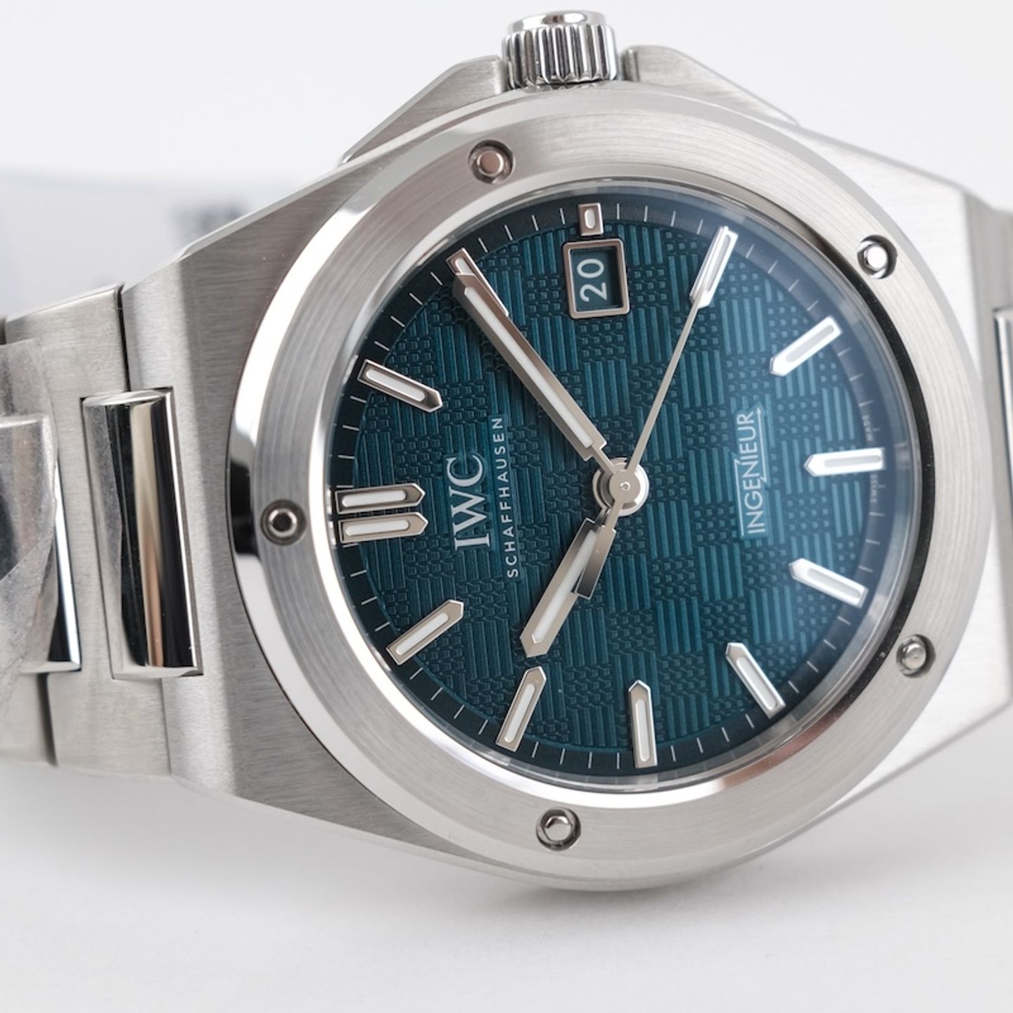 IWC Ingenieur Automatic IW328903 (2023) - Blue dial 40 mm Steel case (3/8)