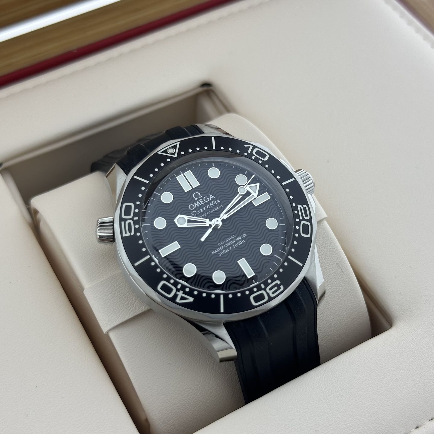 Omega Seamaster Diver 300 M 210.32.42.20.01.003 (2025) - Black dial 42 mm Steel case (6/8)