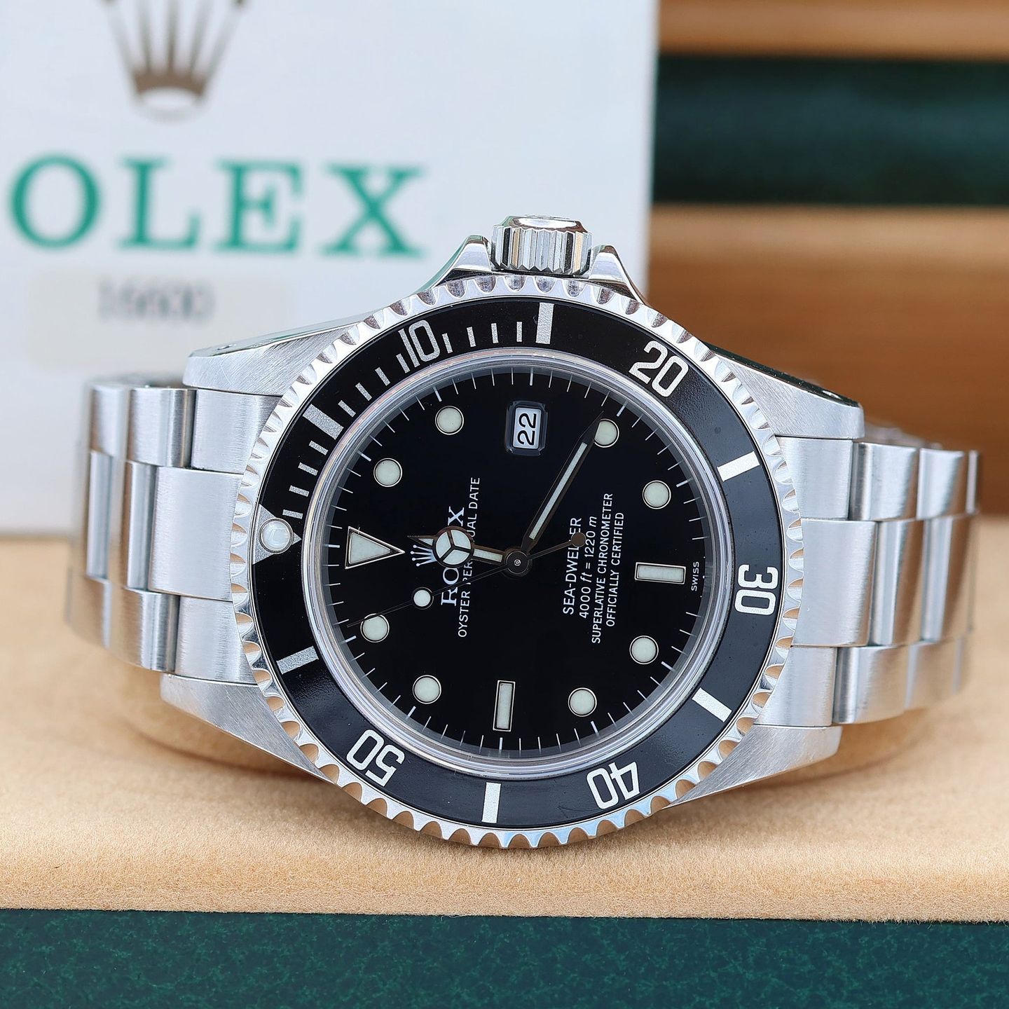 Rolex Sea-Dweller 4000 16600 - (2/8)
