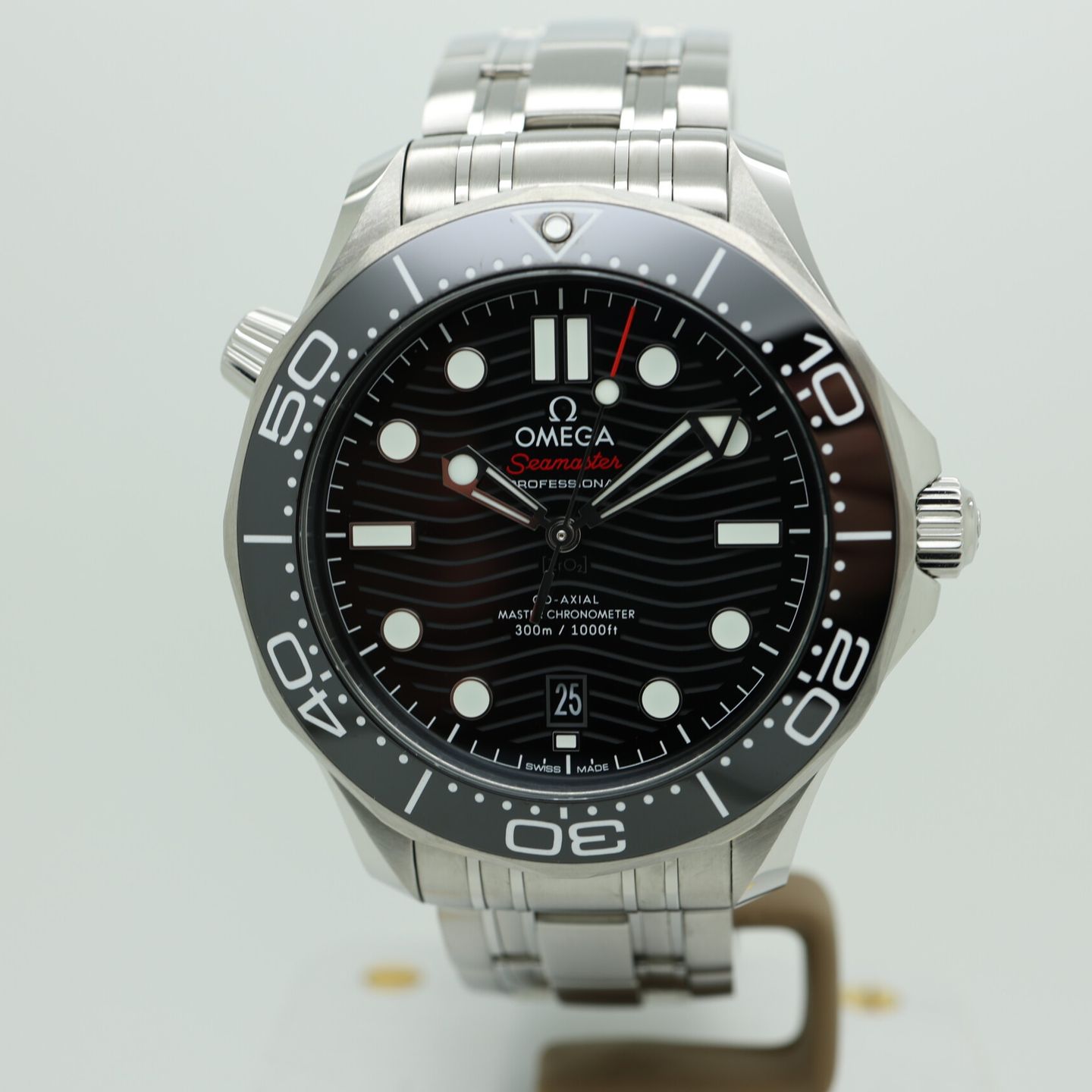 Omega Seamaster Diver 300 M 210.30.42.20.01.001 (2024) - Black dial 42 mm Steel case (5/8)