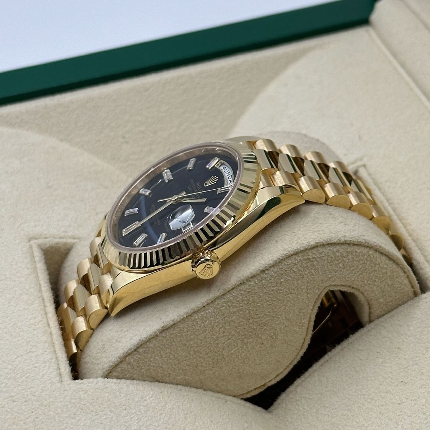 Rolex Day-Date 40 228238 (2024) - Black dial 40 mm Yellow Gold case (6/8)