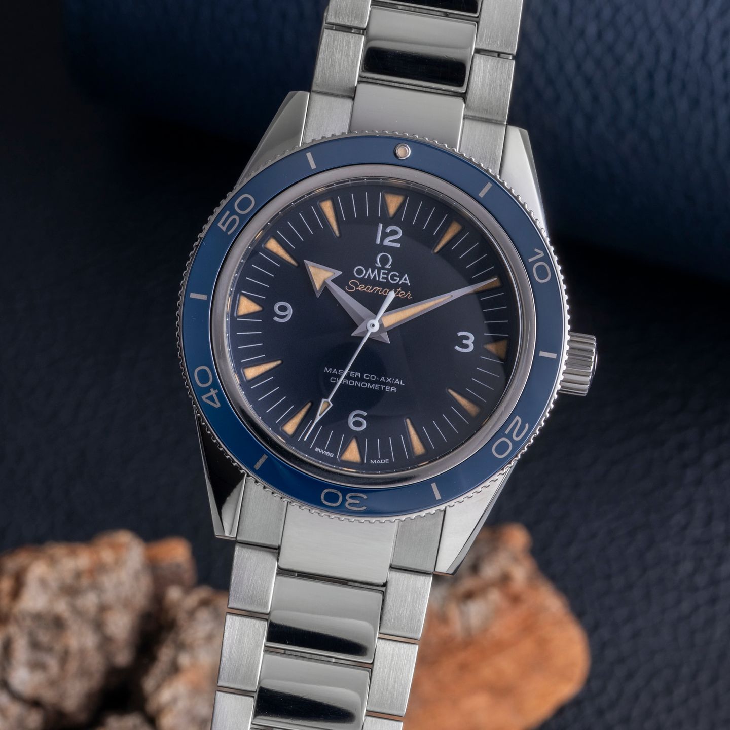 Omega Seamaster 300 233.90.41.21.03.001 (2015) - Blauw wijzerplaat 41mm Titanium (3/8)