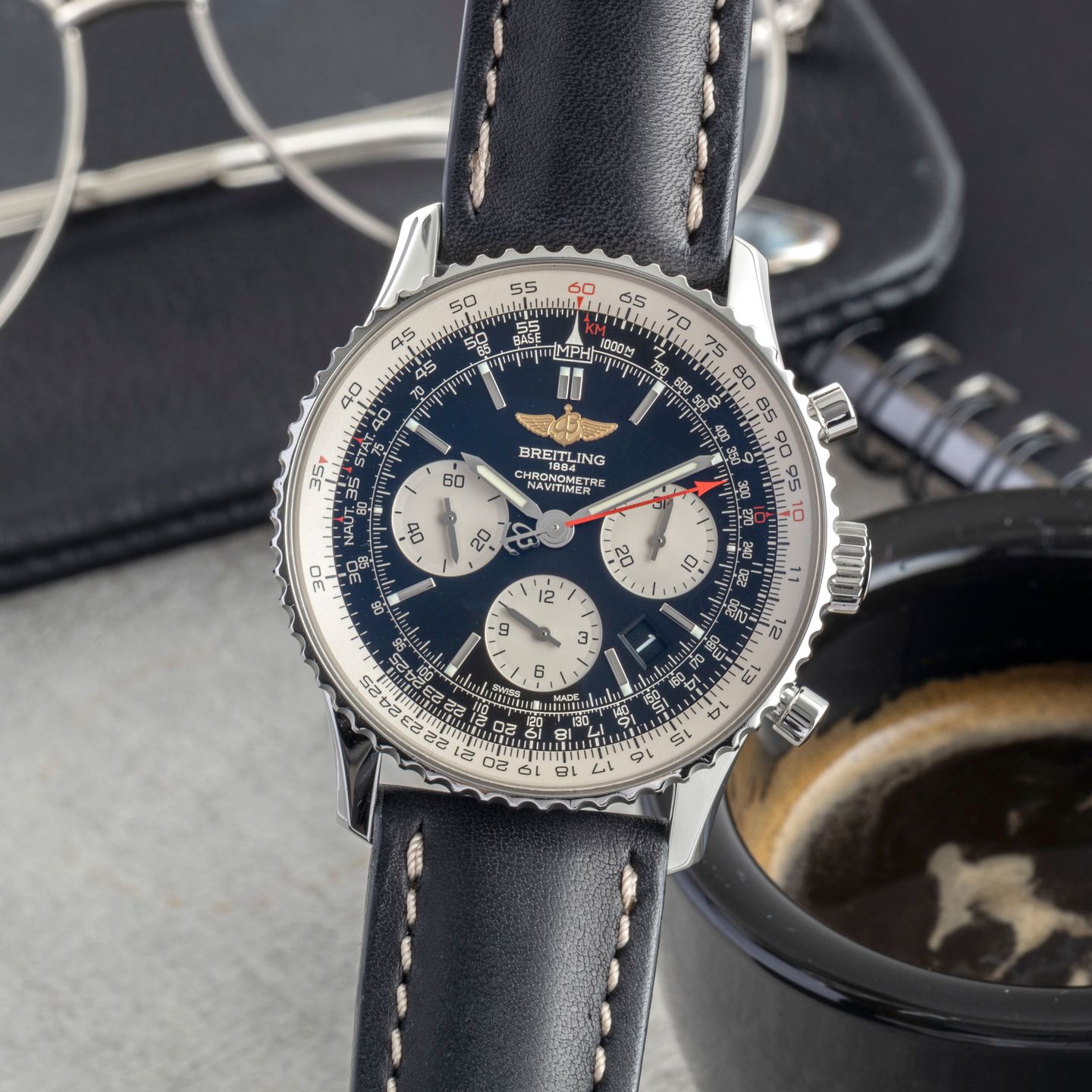 Breitling Navitimer 01 AB0120 (2018) - 43 mm Steel case (3/8)