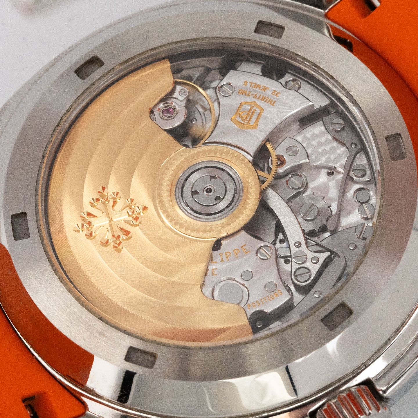 Patek Philippe Aquanaut 5968A-001 (2019) - Black dial 42 mm Steel case (4/8)