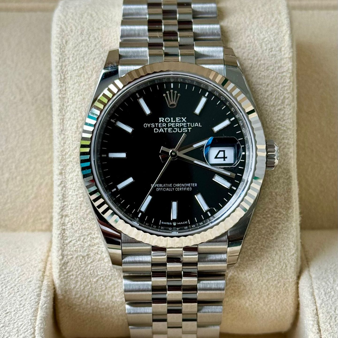 Rolex Datejust 36 126234 (2021) - Zwart wijzerplaat 36mm Staal (2/7)