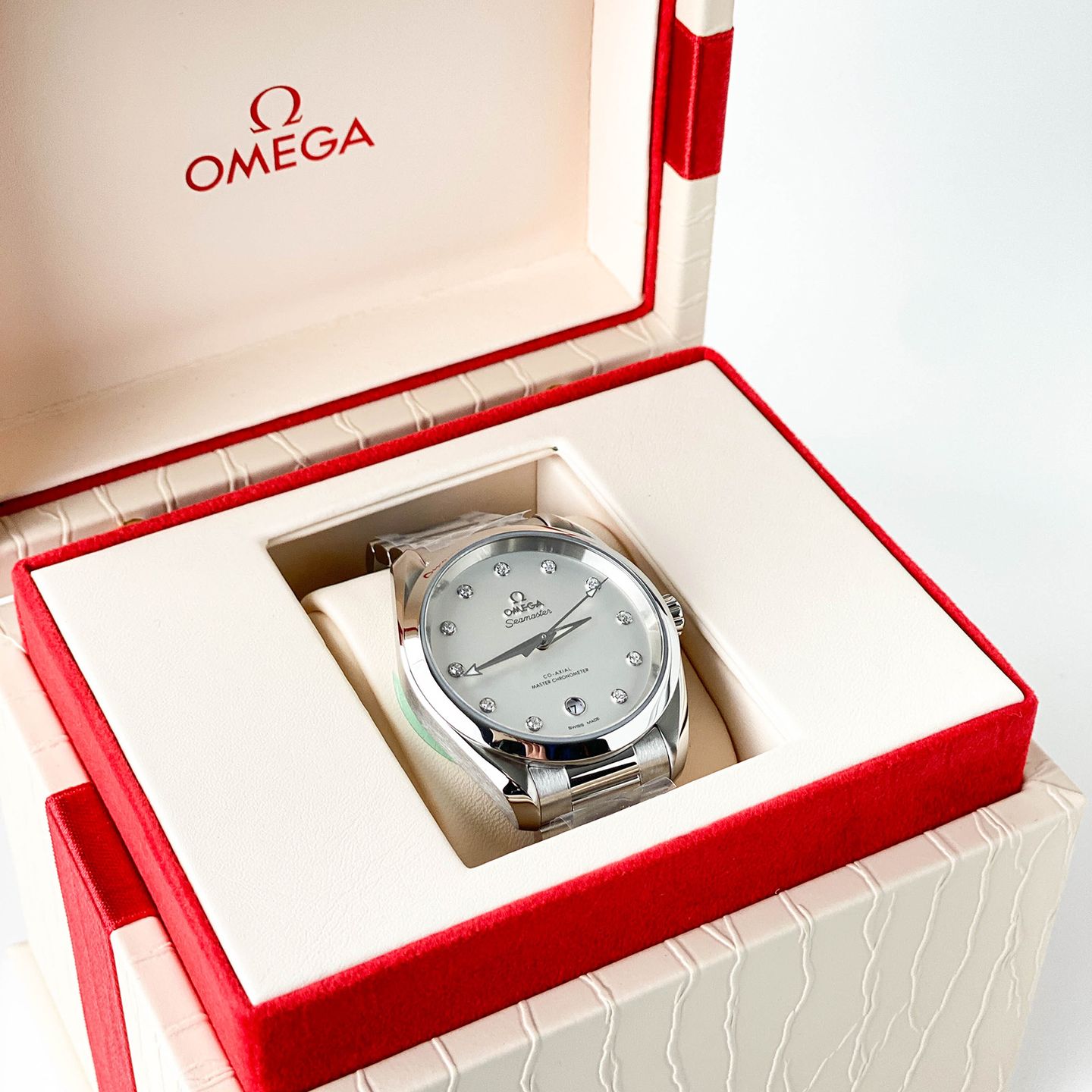 Omega Seamaster Aqua Terra 220.10.38.20.52.001 (2024) - Silver dial 38 mm Steel case (1/5)