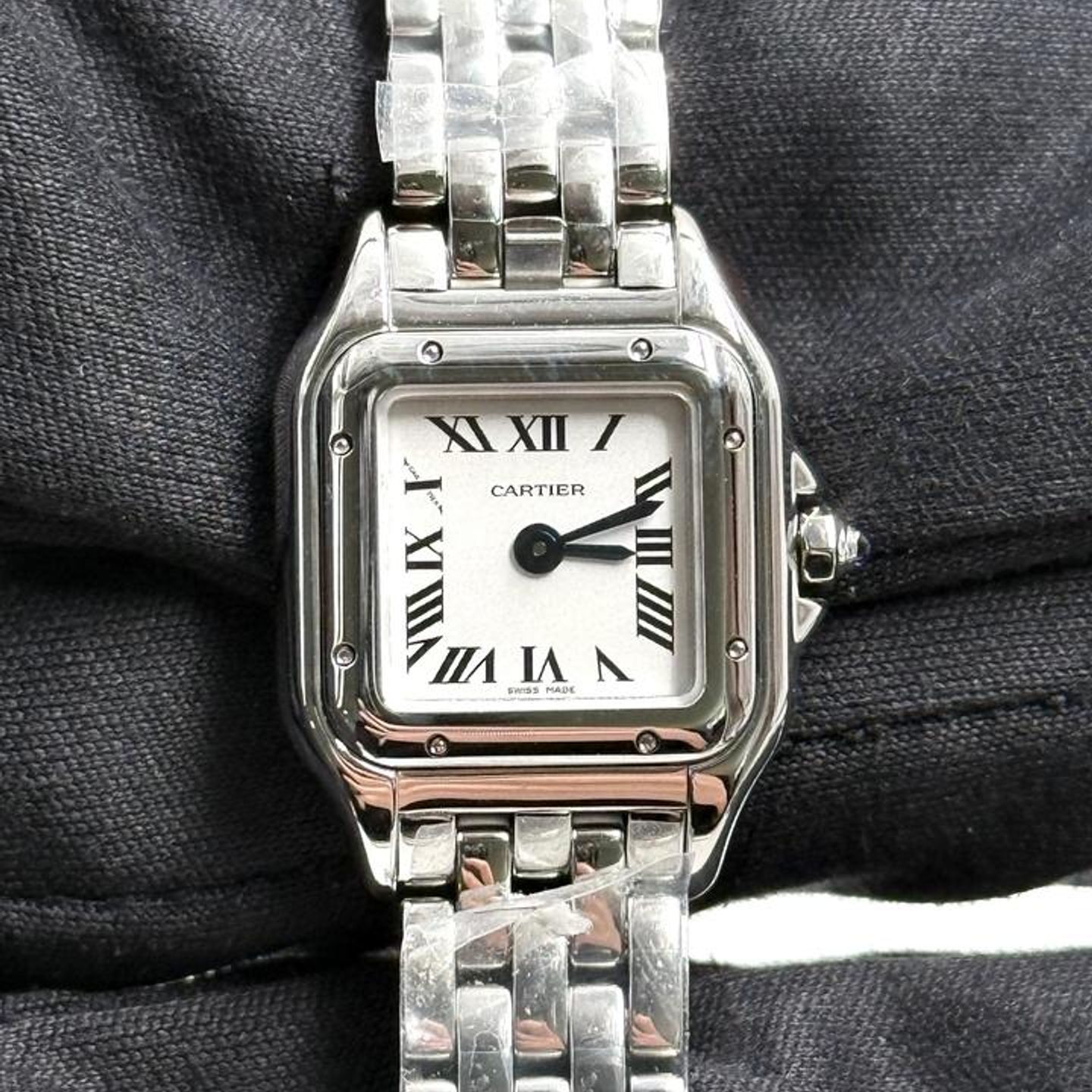 Cartier Panthère WSPN0012 (2026) - Silver dial 19 mm Steel case (9/10)