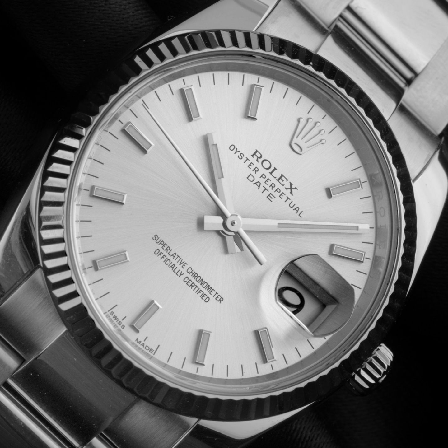 Rolex Oyster Perpetual Date 115234 (2017) - Silver dial 34 mm Steel case (3/8)