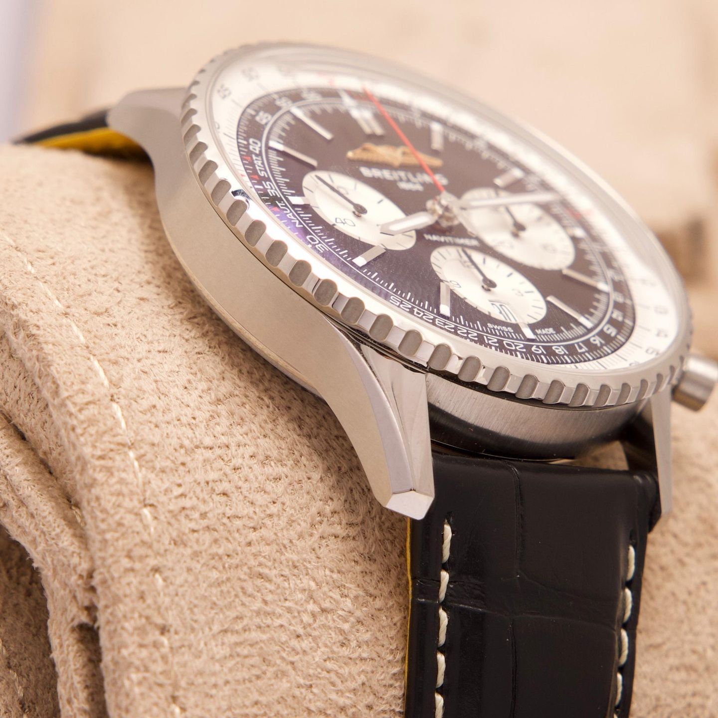 Breitling Navitimer 1 B01 Chronograph AB0138211B1P1 (2026) - Black dial 43 mm Steel case (7/7)