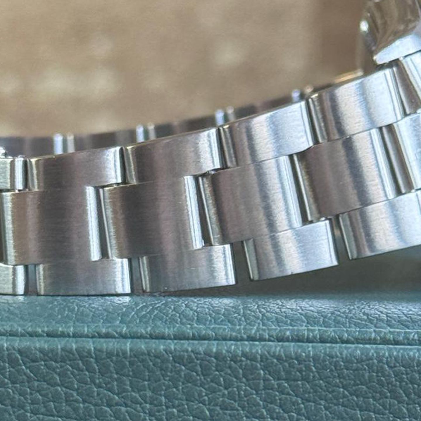 Rolex Oyster Perpetual Date 15200 (2004) - Black dial 34 mm Steel case (5/6)