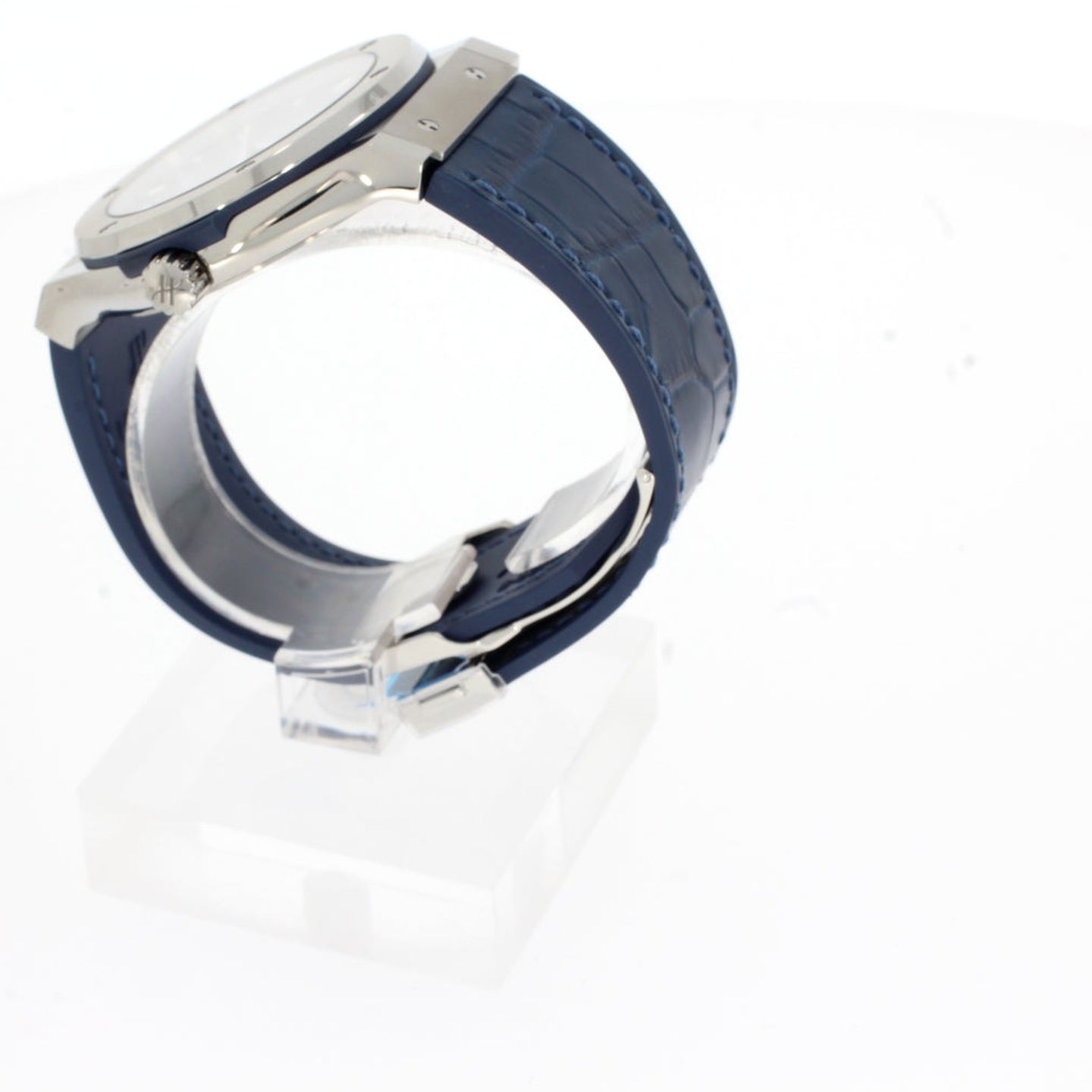 Hublot Classic Fusion Blue 511.NX.7170.LR (2025) - Blue dial 45 mm Titanium case (3/4)