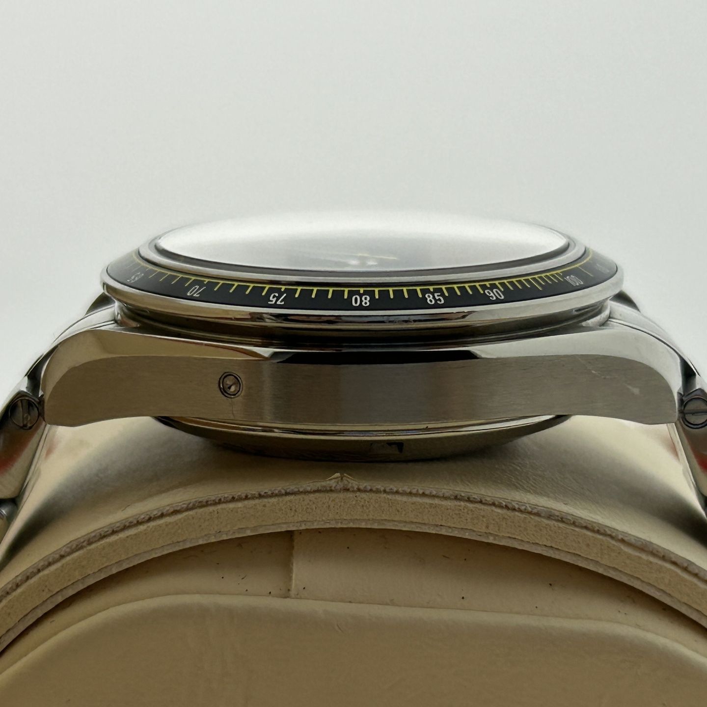 Omega Speedmaster Racing 326.30.40.50.06.001 - (4/8)