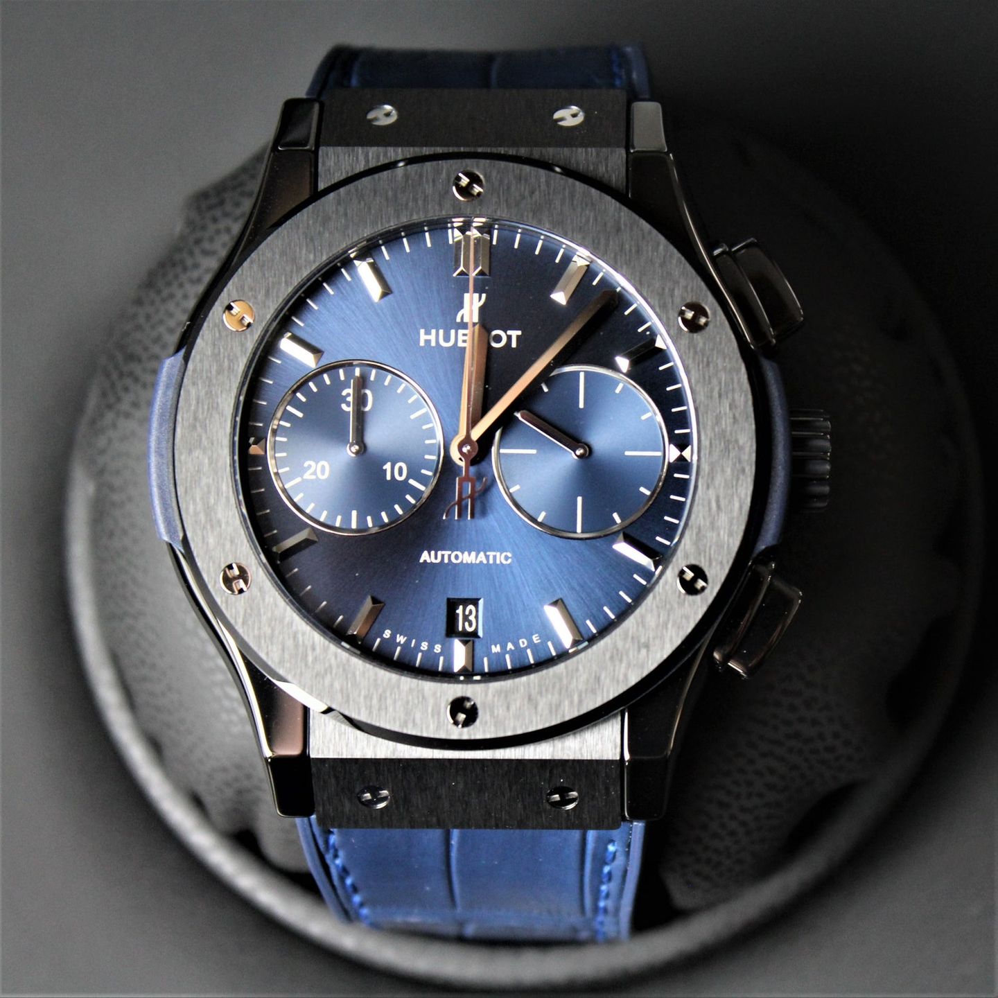 Hublot Classic Fusion Blue 521.cm.7170.lr (2024) - Blauw wijzerplaat 45mm Keramiek (1/5)