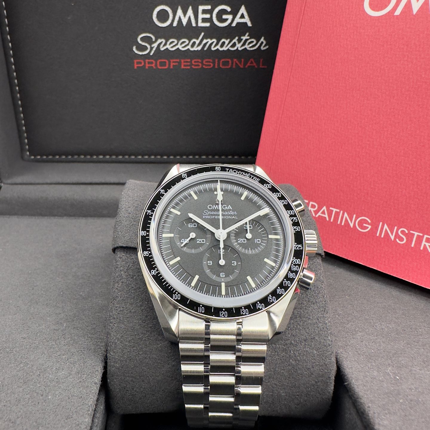 Omega Speedmaster Professional Moonwatch 310.30.42.50.01.002 (2024) - Black dial 42 mm Steel case (7/8)