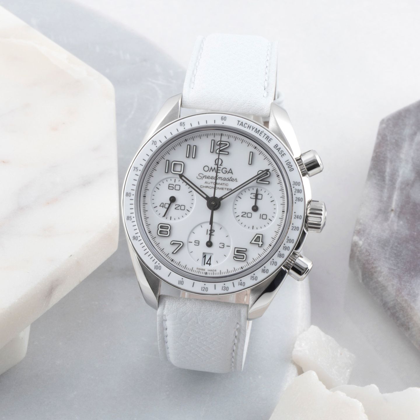 Omega Speedmaster Date 324.33.38.40.04.001 (2015) - White dial 38 mm Steel case (1/8)