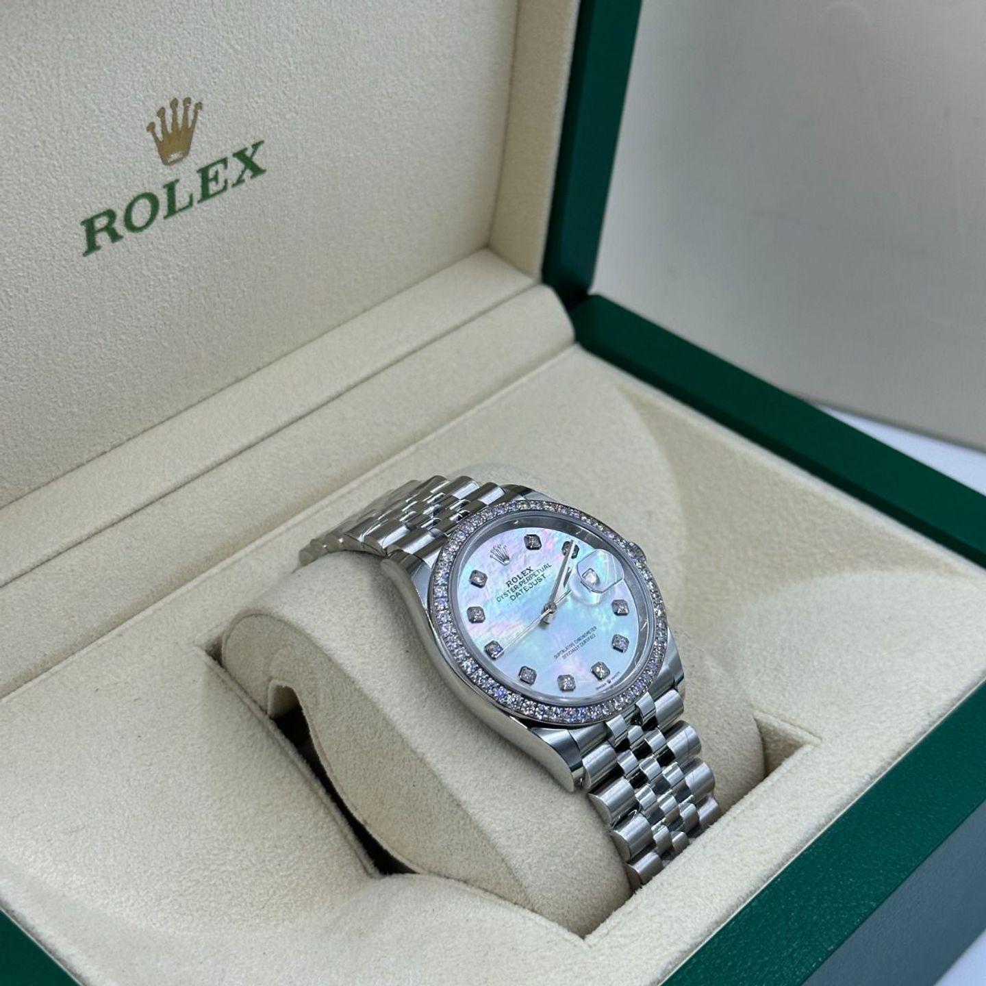 Rolex Datejust 36 126284RBR (2024) - Parelmoer wijzerplaat 36mm Staal (3/8)