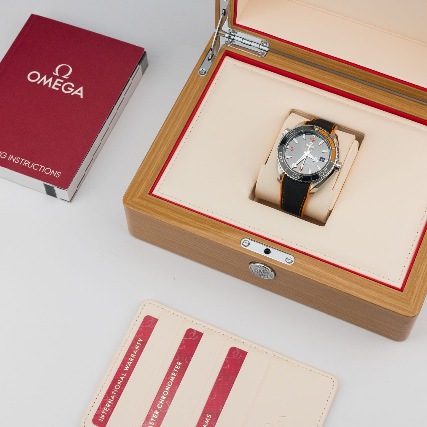 Omega Seamaster Planet Ocean 215.32.44.21.01.001 (2017) - Zwart wijzerplaat 43mm Staal (2/7)