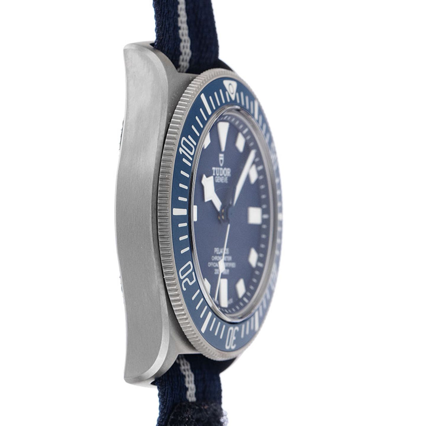 Tudor Pelagos 25707B/25 (2026) - Blue dial 42 mm Titanium case (5/7)