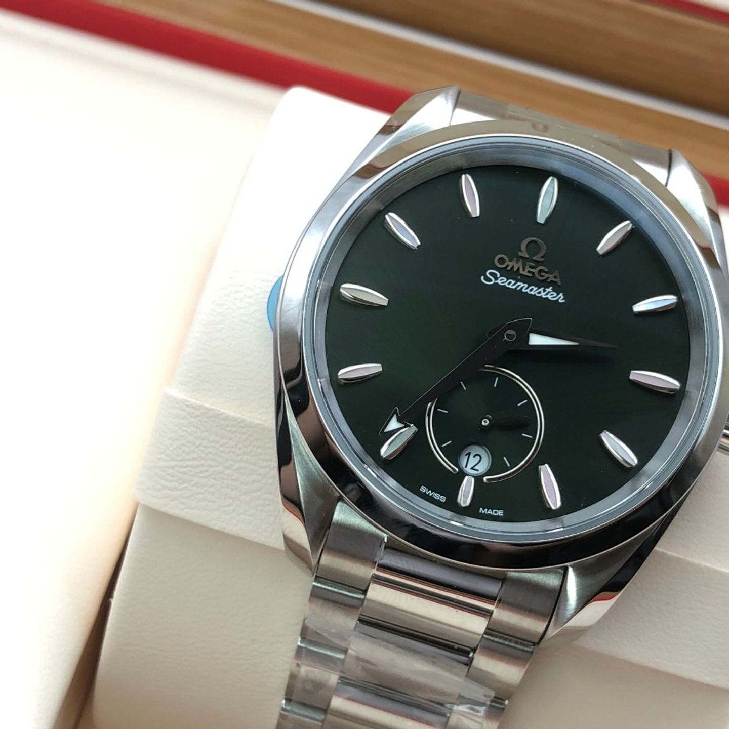 Omega Seamaster Aqua Terra 220.10.38.20.10.001 (2024) - Groen wijzerplaat 38mm Staal (4/8)