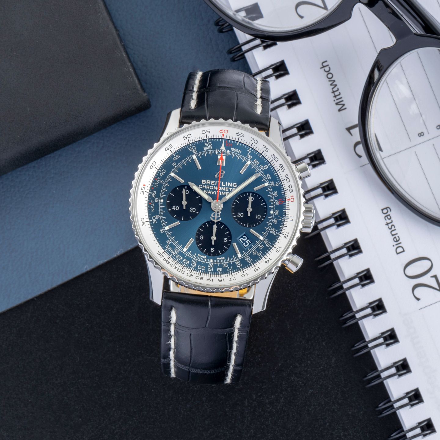 Breitling Navitimer 1 B01 Chronograph AB0121211C1P1 - (1/8)