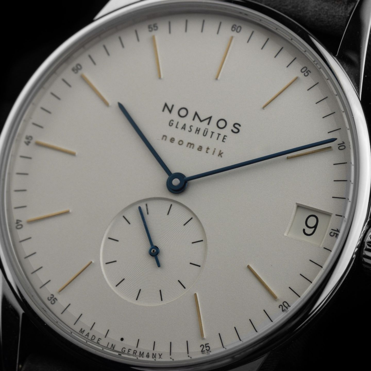 NOMOS Orion Neomatik 360 (2026) - Silver dial 41 mm Steel case (3/7)
