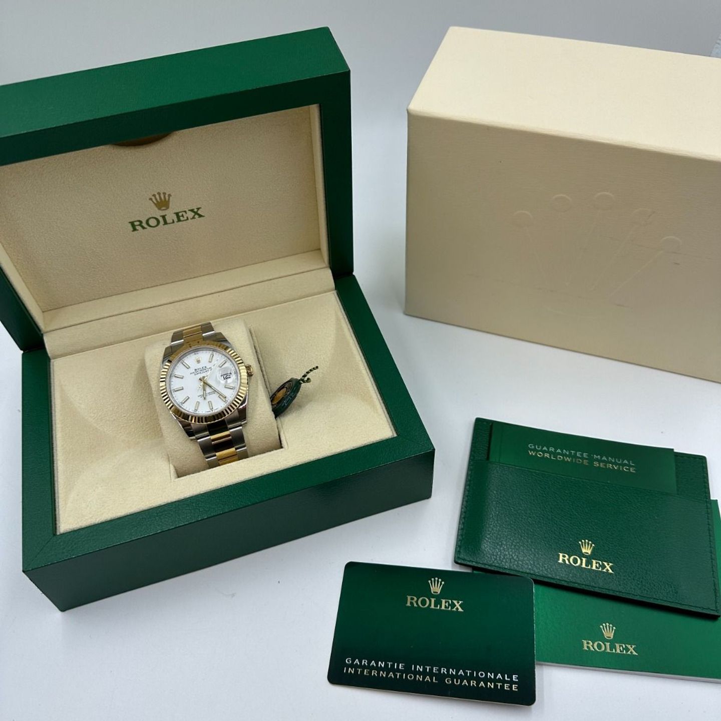 Rolex Datejust 41 126333 (2024) - White dial 41 mm Gold/Steel case (2/8)